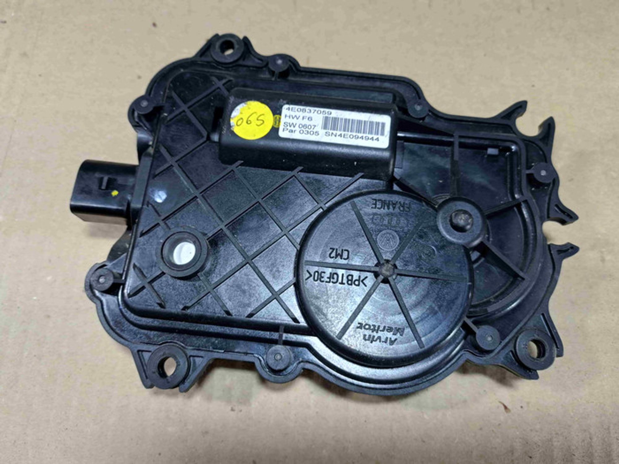 https://ycs.partsauto.market/partsauto-images/thmbs/78ee0fb3787e2dce013ed29fc8a1120c/6ff0f4921e7671b20f561da02823c115/554fc30029524c3585585c2184a9bce3.jpg