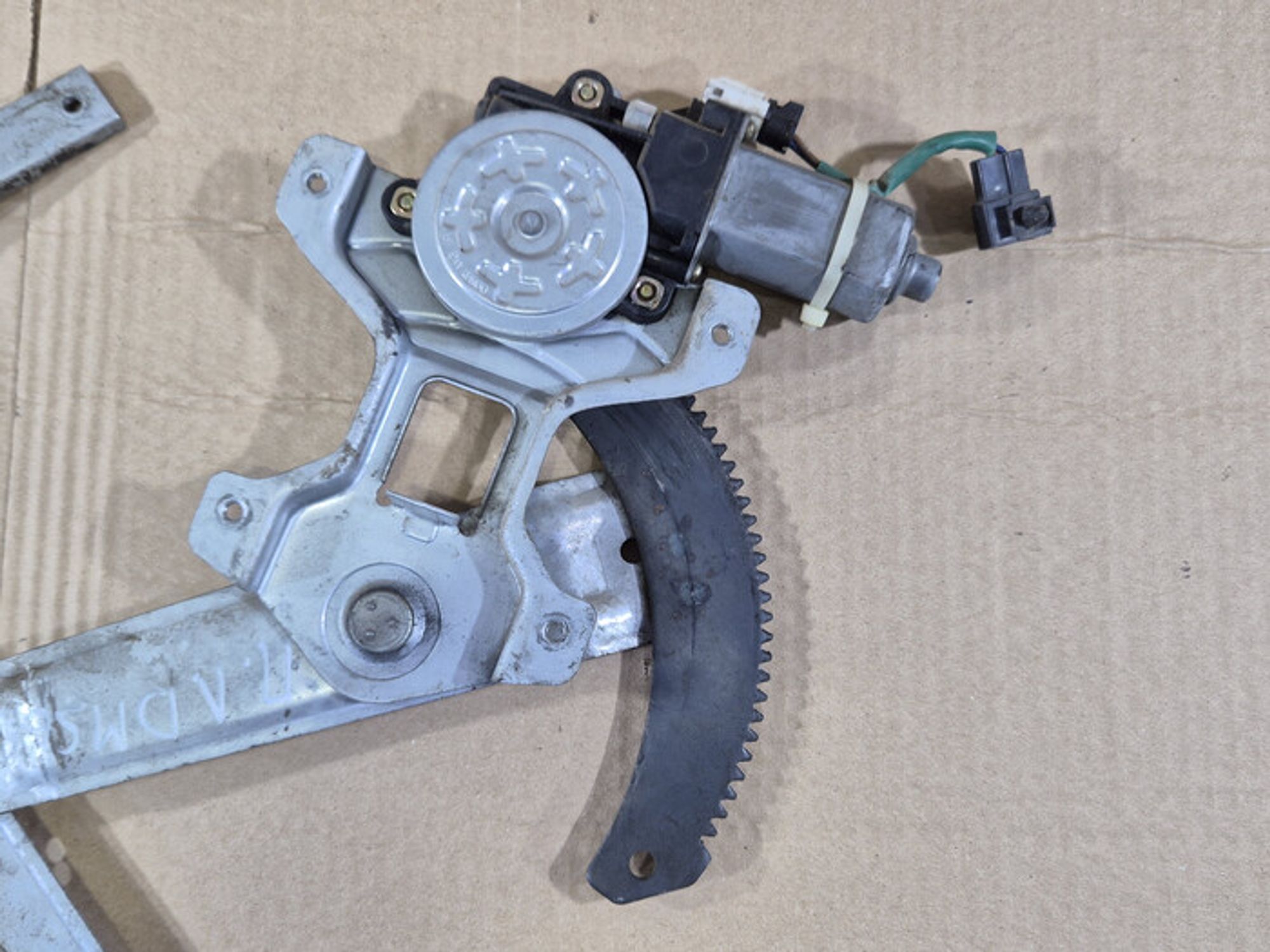https://ycs.partsauto.market/partsauto-images/thmbs/78ee0fb3787e2dce013ed29fc8a1120c/72f7b45f5ef7c63113f8b1b83d18ba64/17e9a9694ac911d537246bd0f3b613a5.jpg