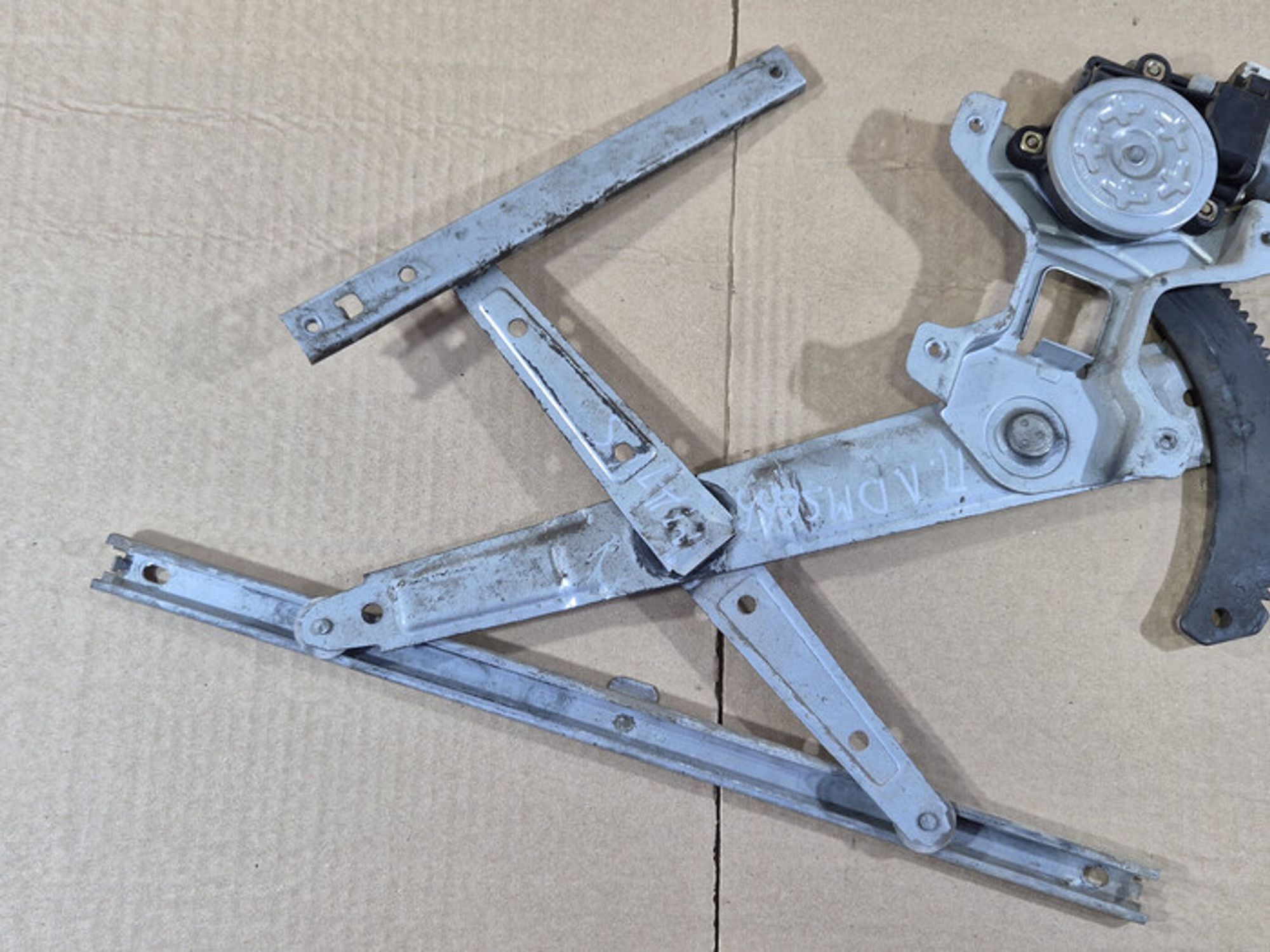 https://ycs.partsauto.market/partsauto-images/thmbs/78ee0fb3787e2dce013ed29fc8a1120c/72f7b45f5ef7c63113f8b1b83d18ba64/662cf060993187c890f18b0a6a1ab38e.jpg