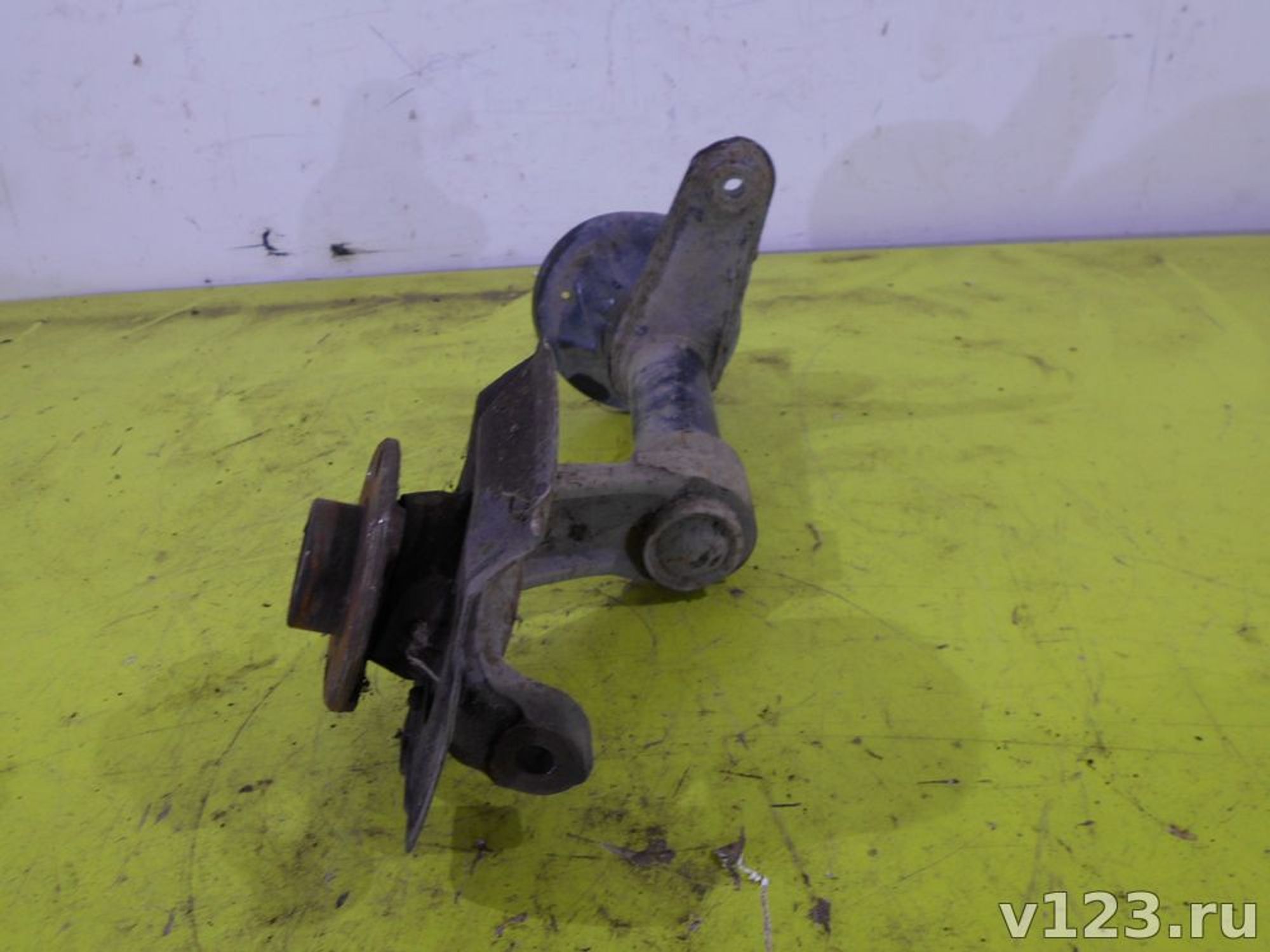 https://ycs.partsauto.market/partsauto-images/thmbs/78ee0fb3787e2dce013ed29fc8a1120c/733fd0541f0904754de8d3dfce958a7b/23ef3021a9e4493c5acbfd537d92887b.jpg