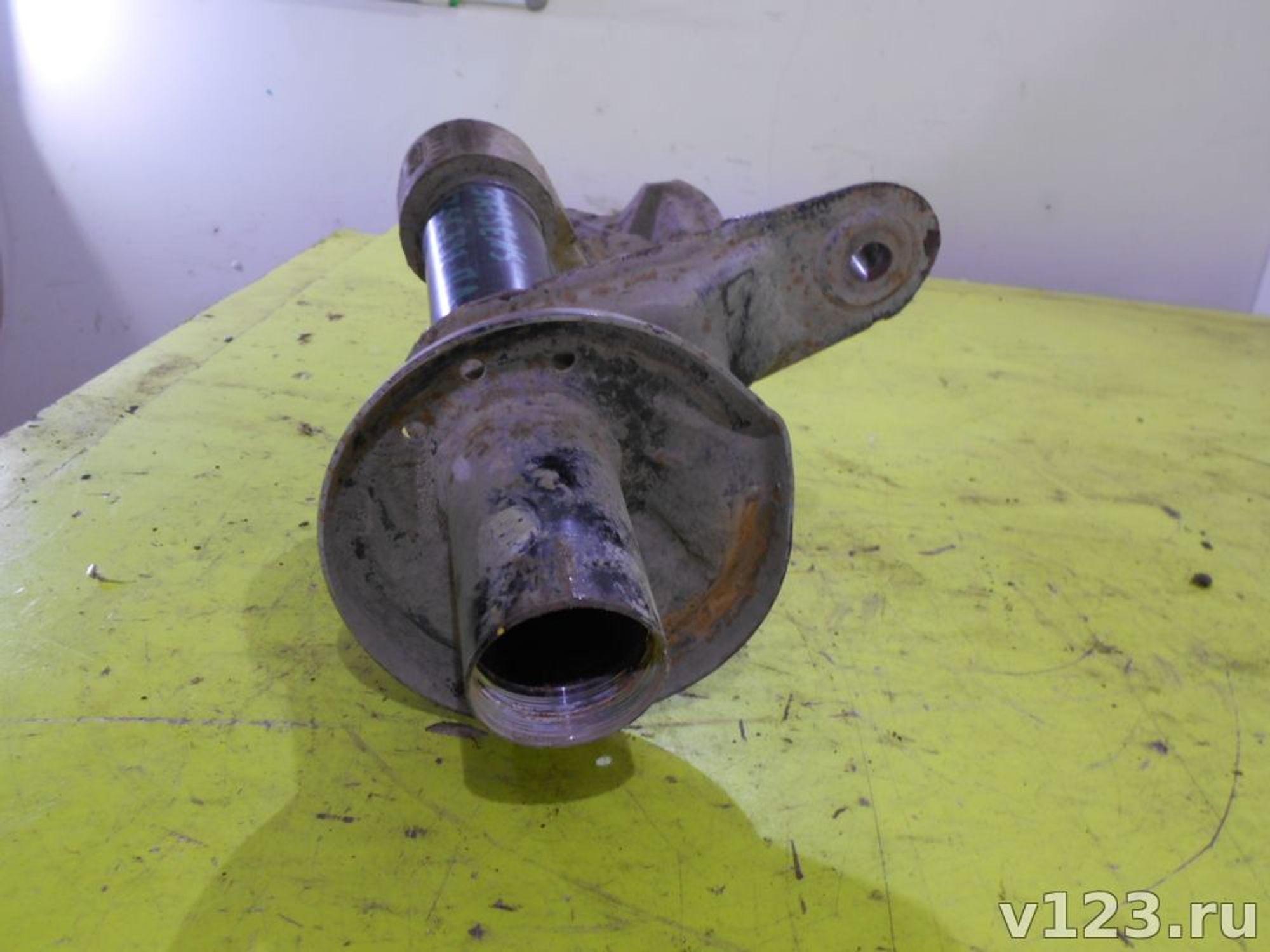 https://ycs.partsauto.market/partsauto-images/thmbs/78ee0fb3787e2dce013ed29fc8a1120c/733fd0541f0904754de8d3dfce958a7b/77c9b33dbb8a89bf521fe73e3dba2973.jpg
