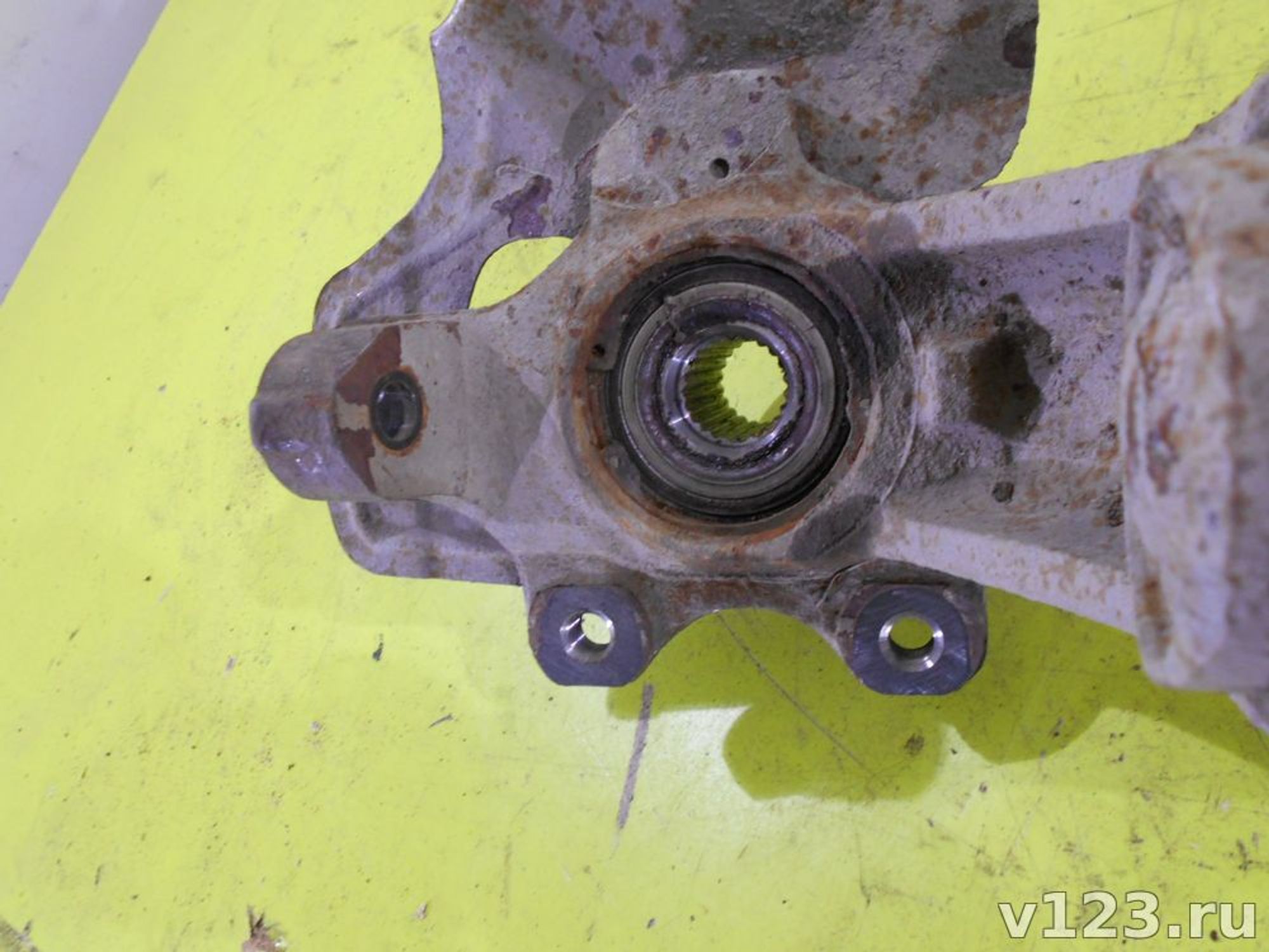 https://ycs.partsauto.market/partsauto-images/thmbs/78ee0fb3787e2dce013ed29fc8a1120c/733fd0541f0904754de8d3dfce958a7b/b078a3045b214aa07fbc33eea582a3d7.jpg