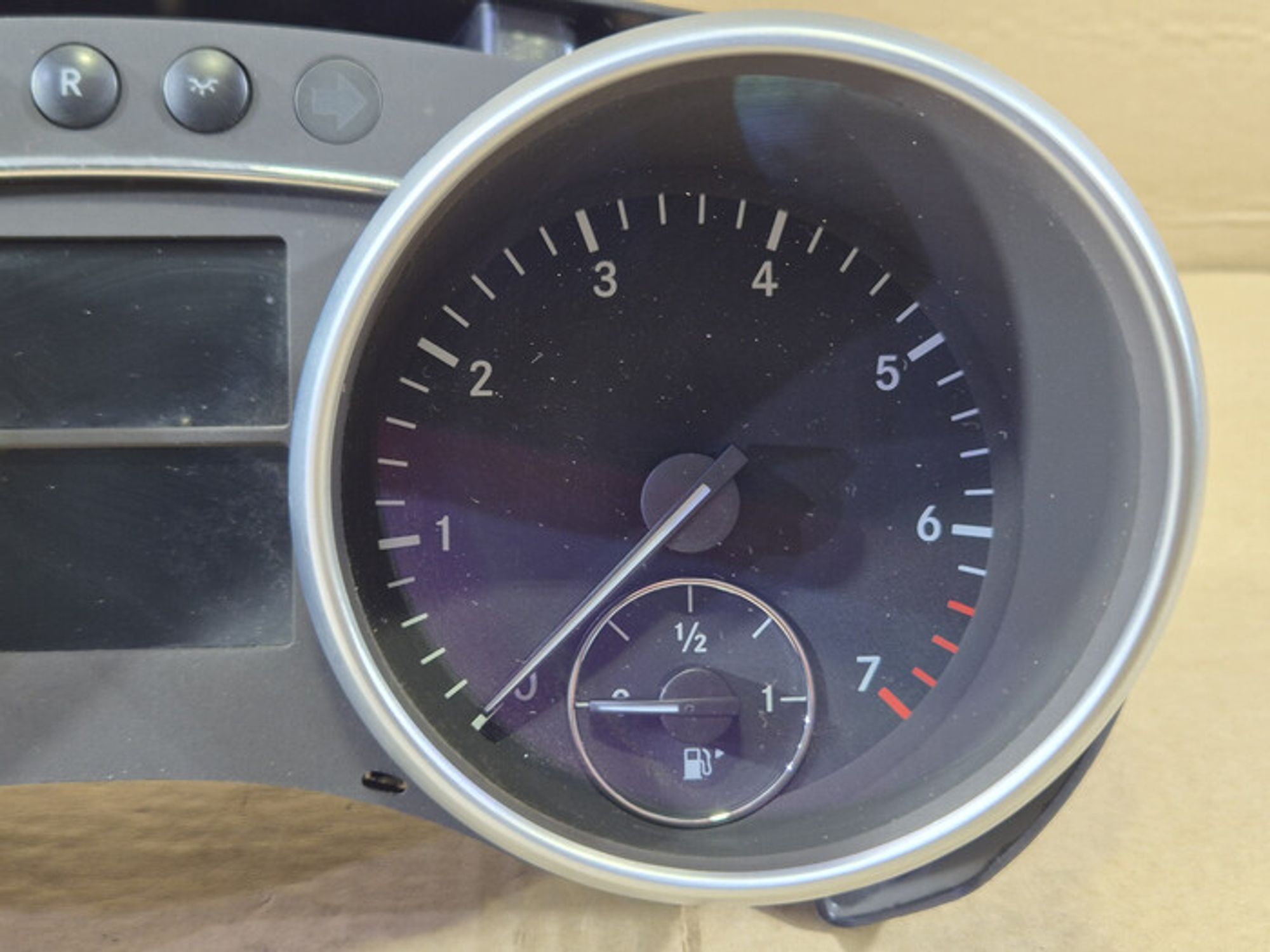 https://ycs.partsauto.market/partsauto-images/thmbs/78ee0fb3787e2dce013ed29fc8a1120c/7500de7e2c96ebadfb93b6a905d15032/993c3a4f401602302eb876f0fc9cfe18.jpg