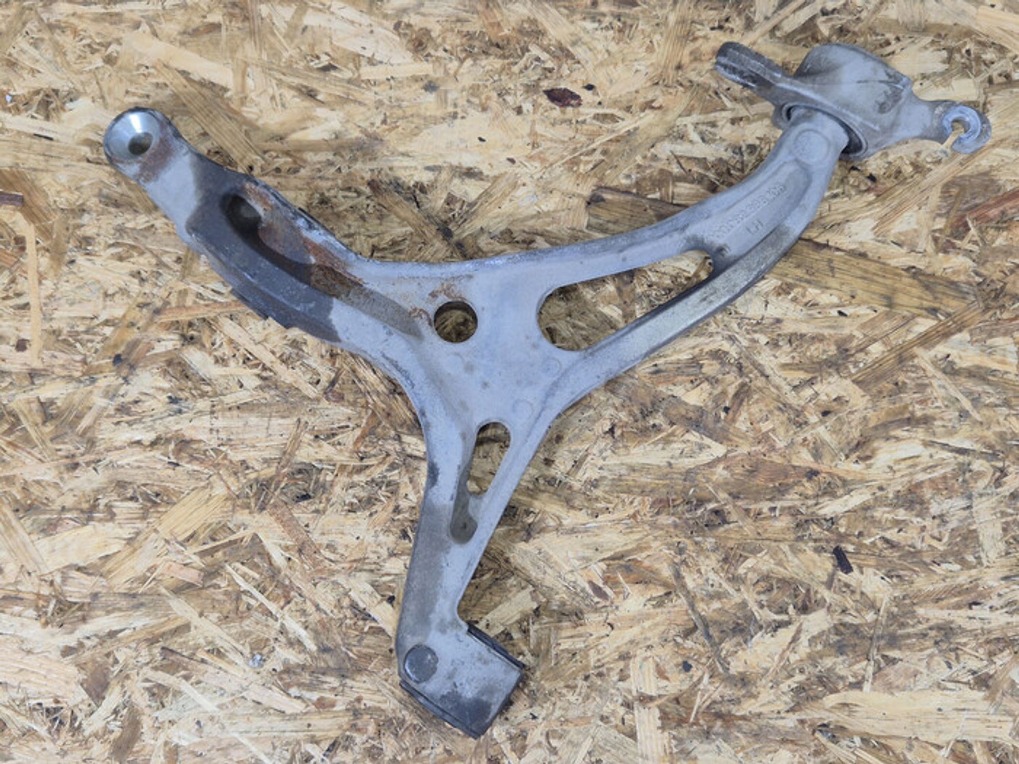 https://ycs.partsauto.market/partsauto-images/thmbs/78ee0fb3787e2dce013ed29fc8a1120c/76d1c0585bd29db09025463cebd5dbd7/486e07d396df468a8e6a4909815dcf2e.jpg