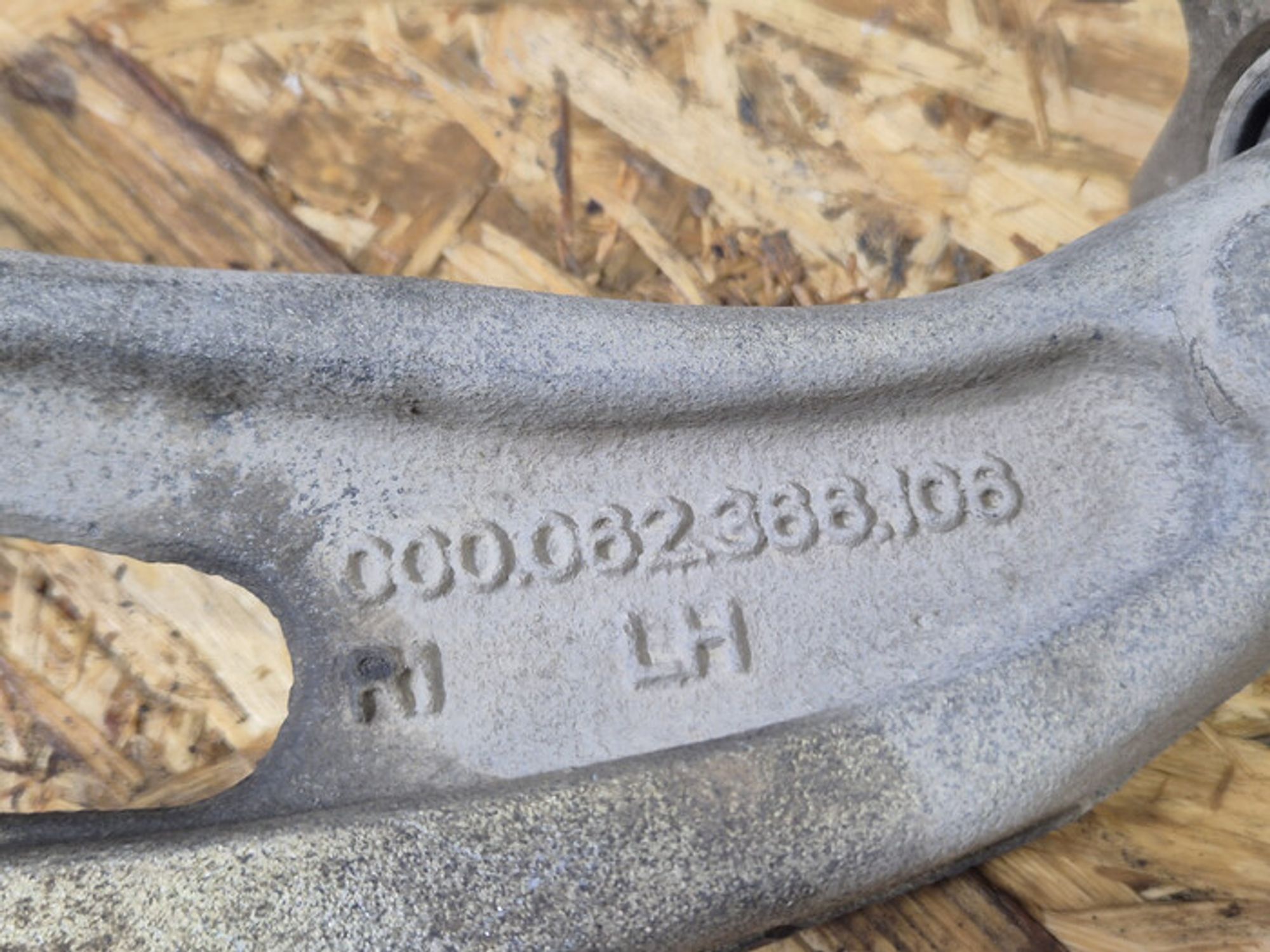 https://ycs.partsauto.market/partsauto-images/thmbs/78ee0fb3787e2dce013ed29fc8a1120c/76d1c0585bd29db09025463cebd5dbd7/e4d56c79be159e1540d43e6e586a654a.jpg