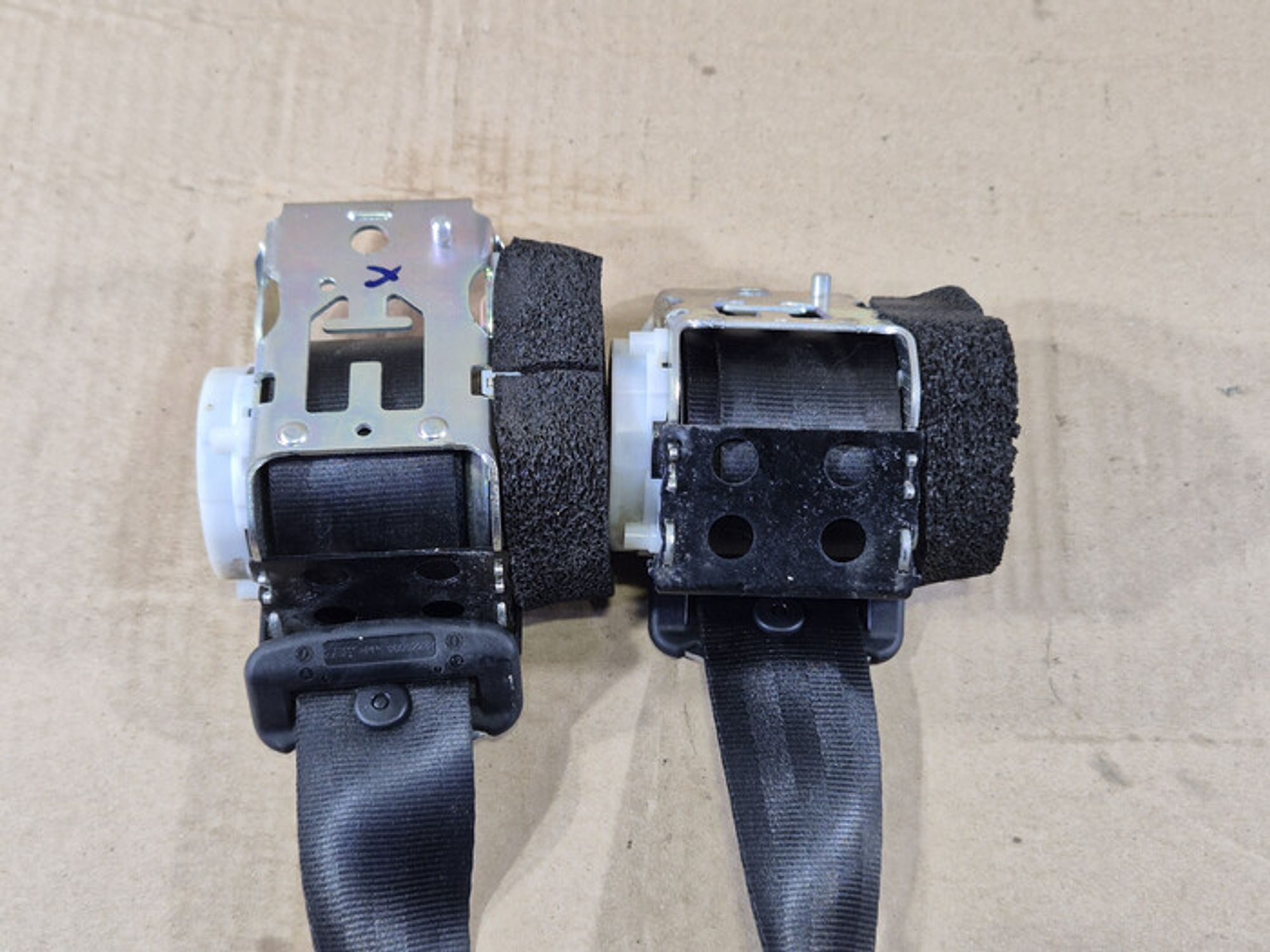 https://ycs.partsauto.market/partsauto-images/thmbs/78ee0fb3787e2dce013ed29fc8a1120c/7873054a51d79d3e542596818be6963e/635c7edef1fbc91642358de31e2b8628.jpg