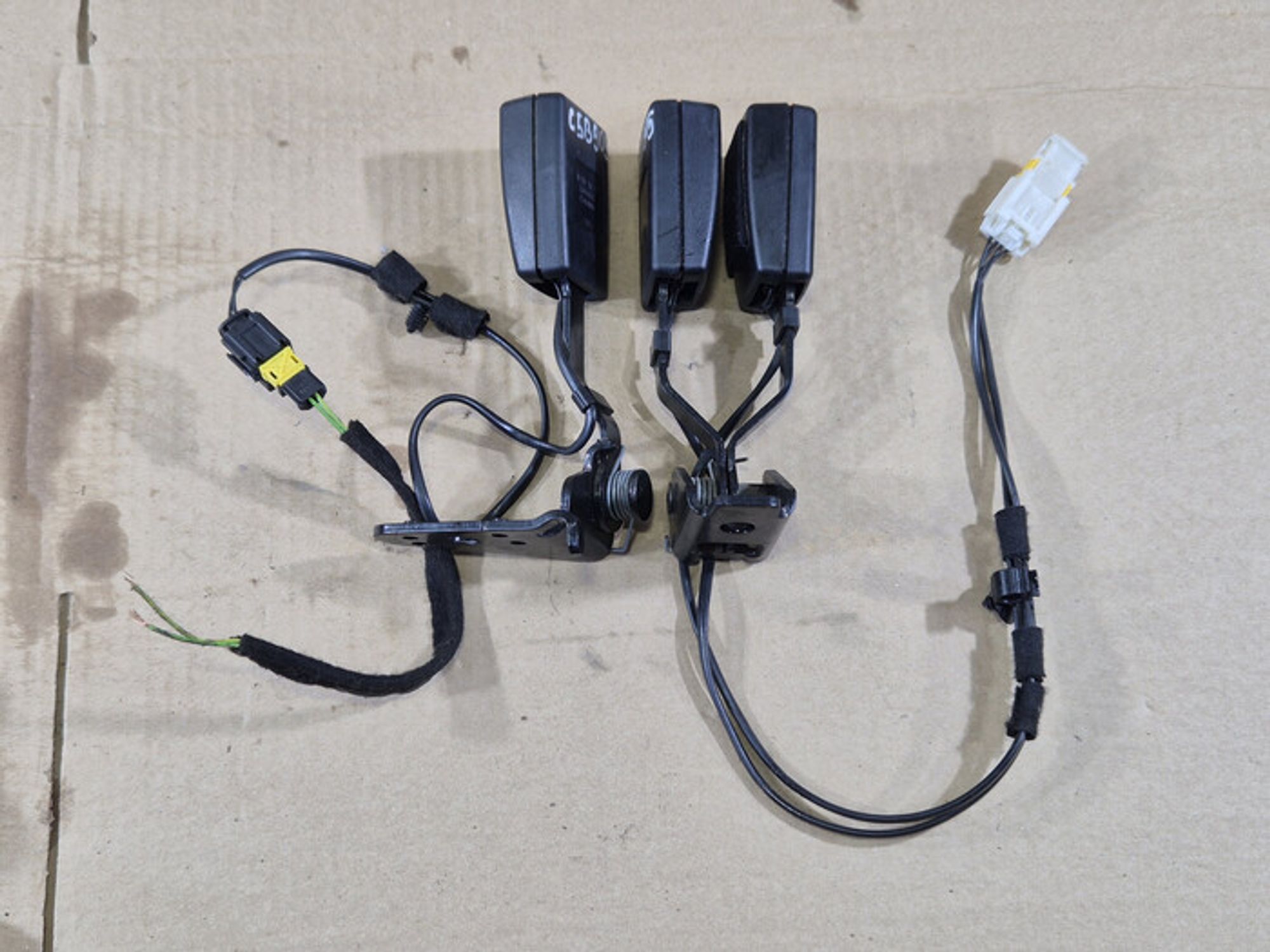 https://ycs.partsauto.market/partsauto-images/thmbs/78ee0fb3787e2dce013ed29fc8a1120c/7873054a51d79d3e542596818be6963e/aea9eda7dfcf822d807d1e14c64502c2.jpg