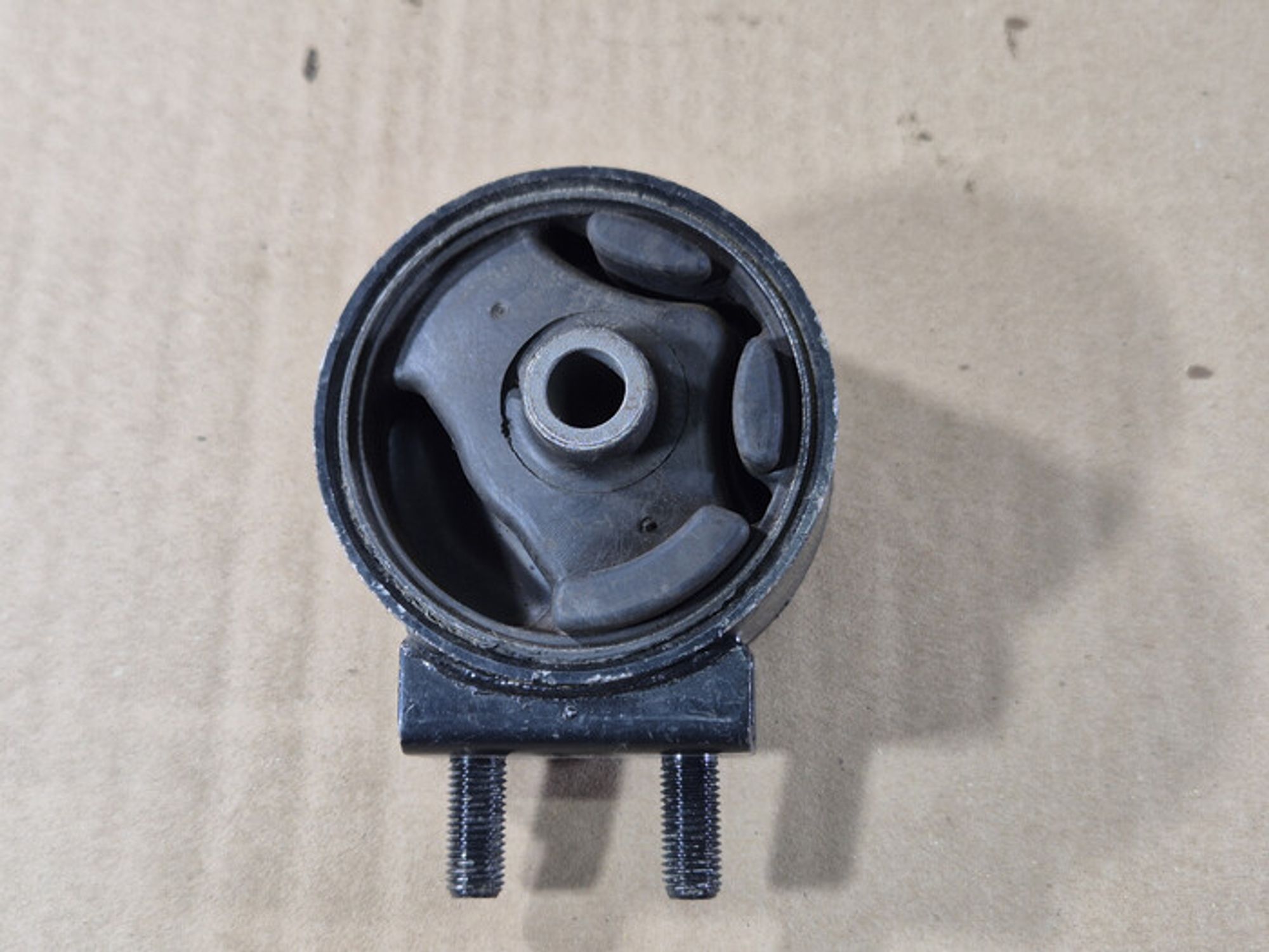 https://ycs.partsauto.market/partsauto-images/thmbs/78ee0fb3787e2dce013ed29fc8a1120c/79ec58e90d41aa7cc5ecb51dd120292b/a95e49318933e1ec70c58e0c7228cf50.jpg