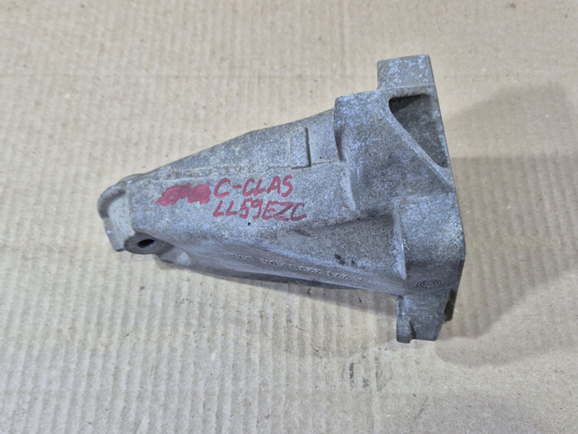 https://ycs.partsauto.market/partsauto-images/thmbs/78ee0fb3787e2dce013ed29fc8a1120c/79f558fff69a6ac7d371ddce1113843d/bcb0752de2ab058997b1bf1fe281eb5f.jpg
