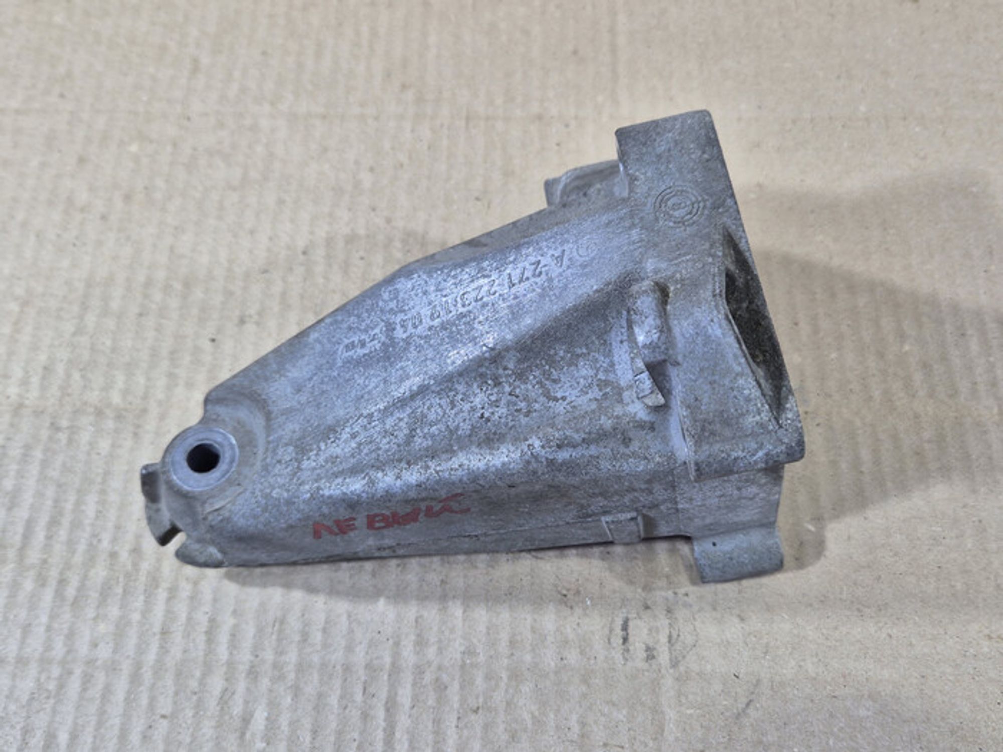 https://ycs.partsauto.market/partsauto-images/thmbs/78ee0fb3787e2dce013ed29fc8a1120c/79f558fff69a6ac7d371ddce1113843d/dab4c14030f2909f438cc95f3e78de84.jpg