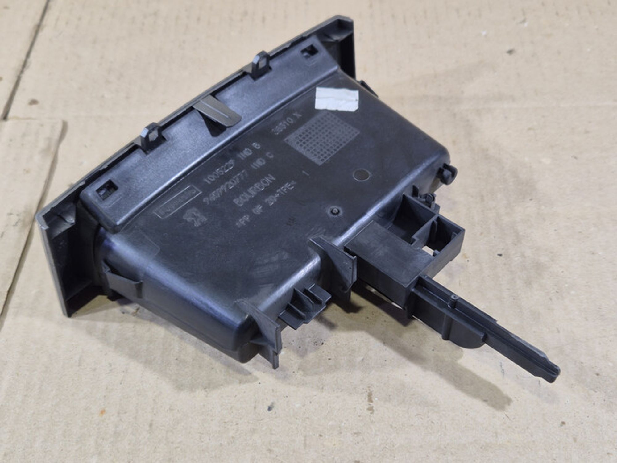 https://ycs.partsauto.market/partsauto-images/thmbs/78ee0fb3787e2dce013ed29fc8a1120c/7dc400fb83fad1476384953d4b03cae9/d36f231521338e78f67c4dcf12d11ca7.jpg
