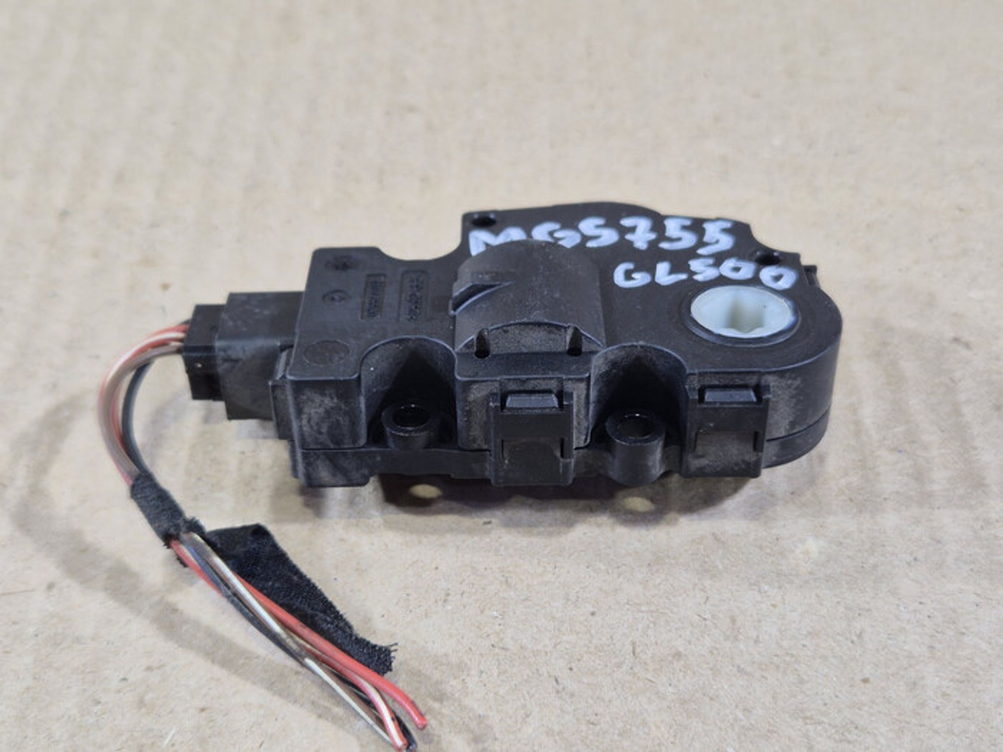 https://ycs.partsauto.market/partsauto-images/thmbs/78ee0fb3787e2dce013ed29fc8a1120c/81eeaafececff9fb9a30903b87428df1/613e07d4a858e83fa525cd985ca8ce1e.jpg