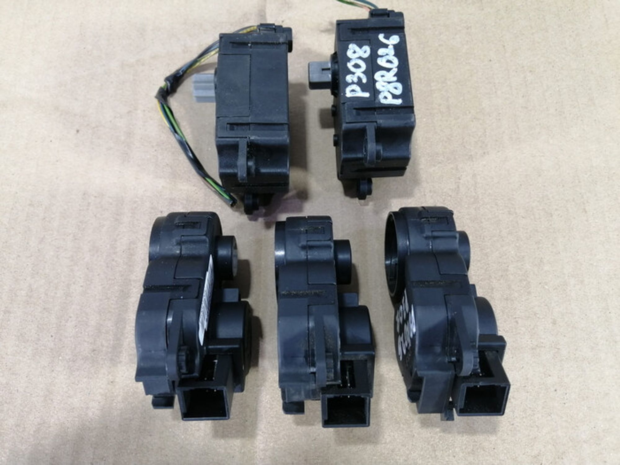 https://ycs.partsauto.market/partsauto-images/thmbs/78ee0fb3787e2dce013ed29fc8a1120c/88e4b82e961c3907f7edd788570f5848/b5c6f104ac453245e40895fde5da4e41.jpg