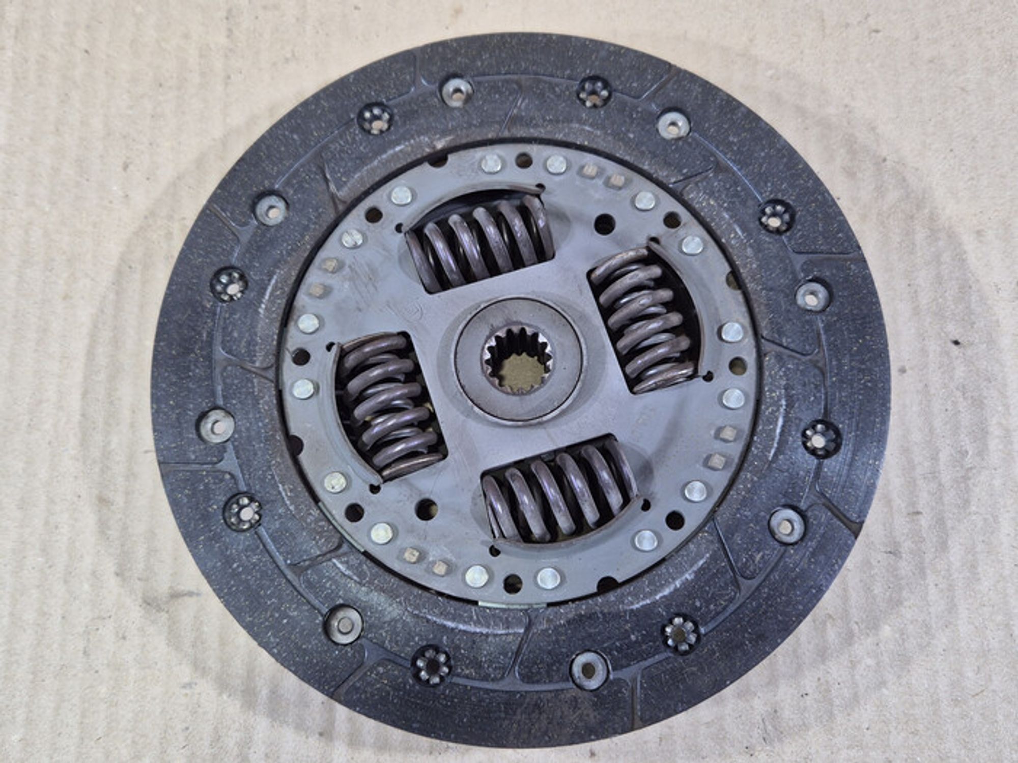 https://ycs.partsauto.market/partsauto-images/thmbs/78ee0fb3787e2dce013ed29fc8a1120c/8a7a32249a0e86230d79a263194d8bb9/1573b358fb1058de5316ad5af2364856.jpg