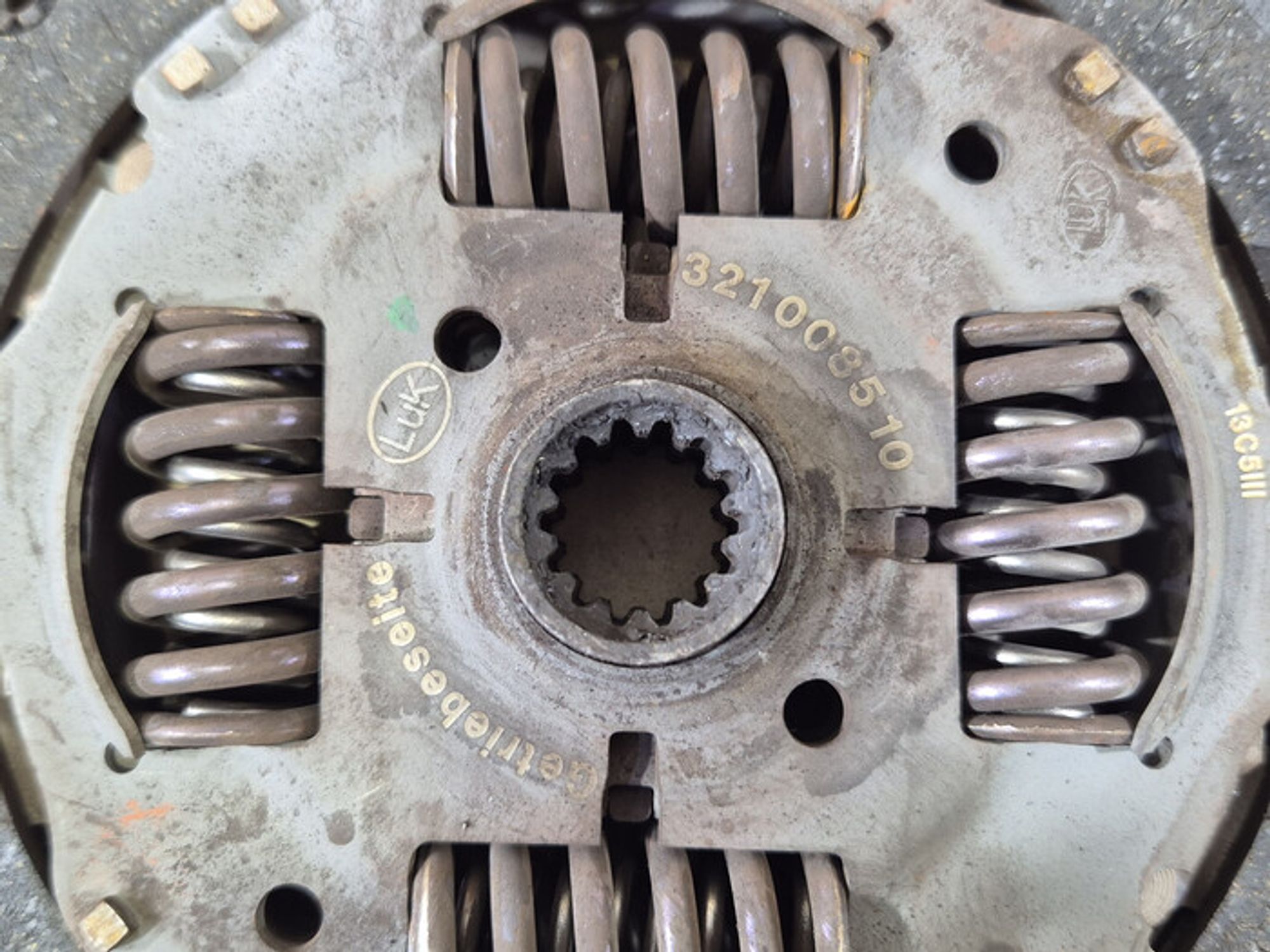https://ycs.partsauto.market/partsauto-images/thmbs/78ee0fb3787e2dce013ed29fc8a1120c/8a7a32249a0e86230d79a263194d8bb9/b59bc39111ebd95251aec673285e1792.jpg