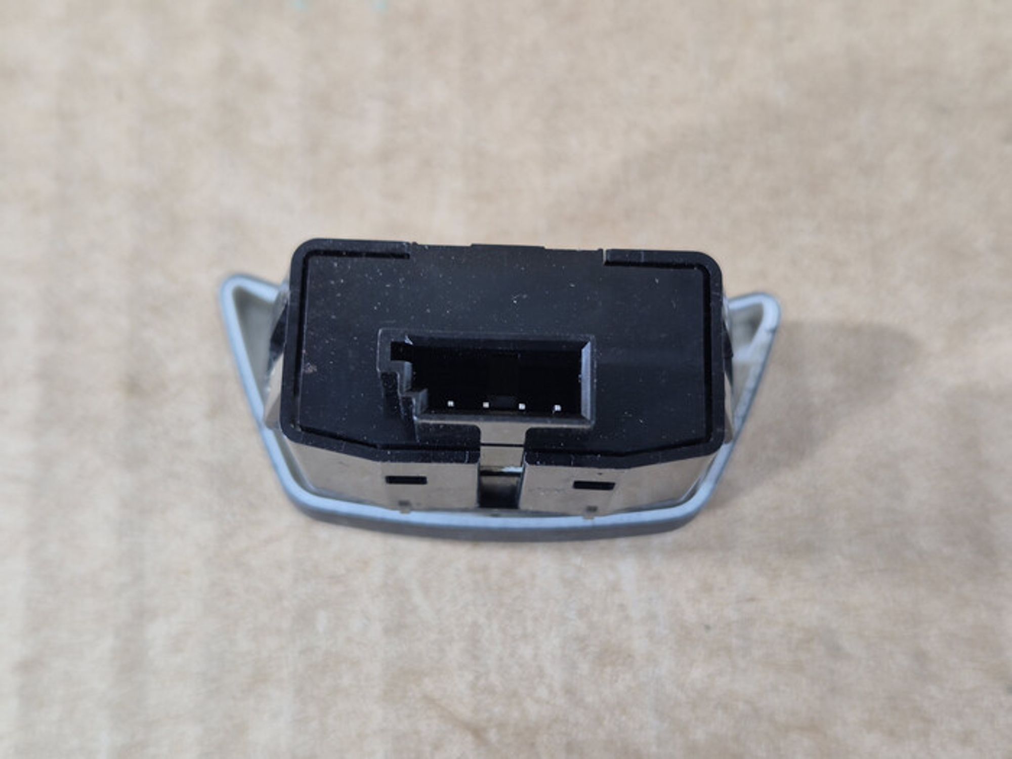 https://ycs.partsauto.market/partsauto-images/thmbs/78ee0fb3787e2dce013ed29fc8a1120c/8beab2384199c9e84103b308321cb807/df26a96b1a7be6b3d2aaed70a07ff5d7.jpg