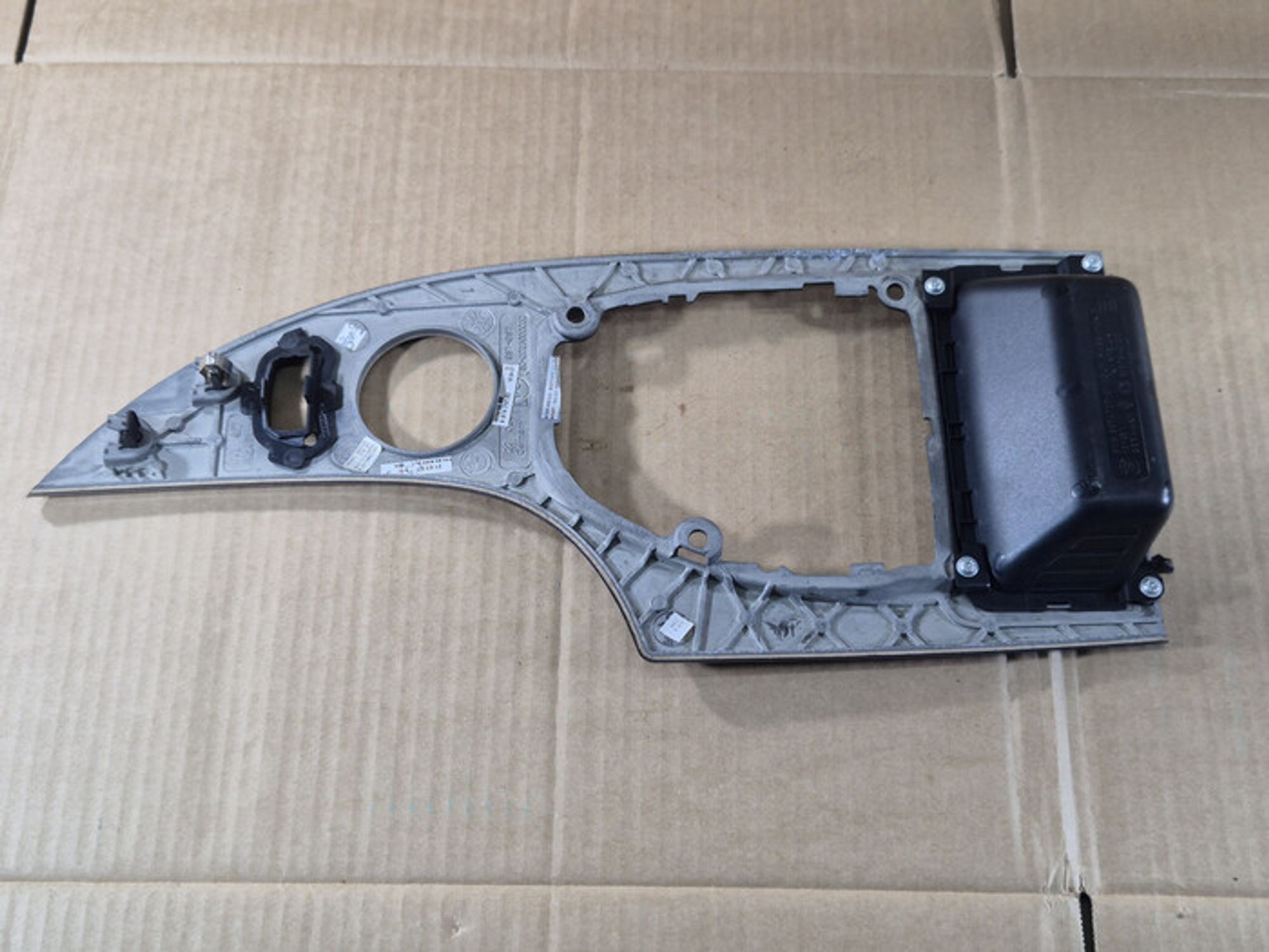 https://ycs.partsauto.market/partsauto-images/thmbs/78ee0fb3787e2dce013ed29fc8a1120c/8d45b3236c08ad12ad1df515cb849458/500431f1f12eb19c8fb8b16fa4b53422.jpg