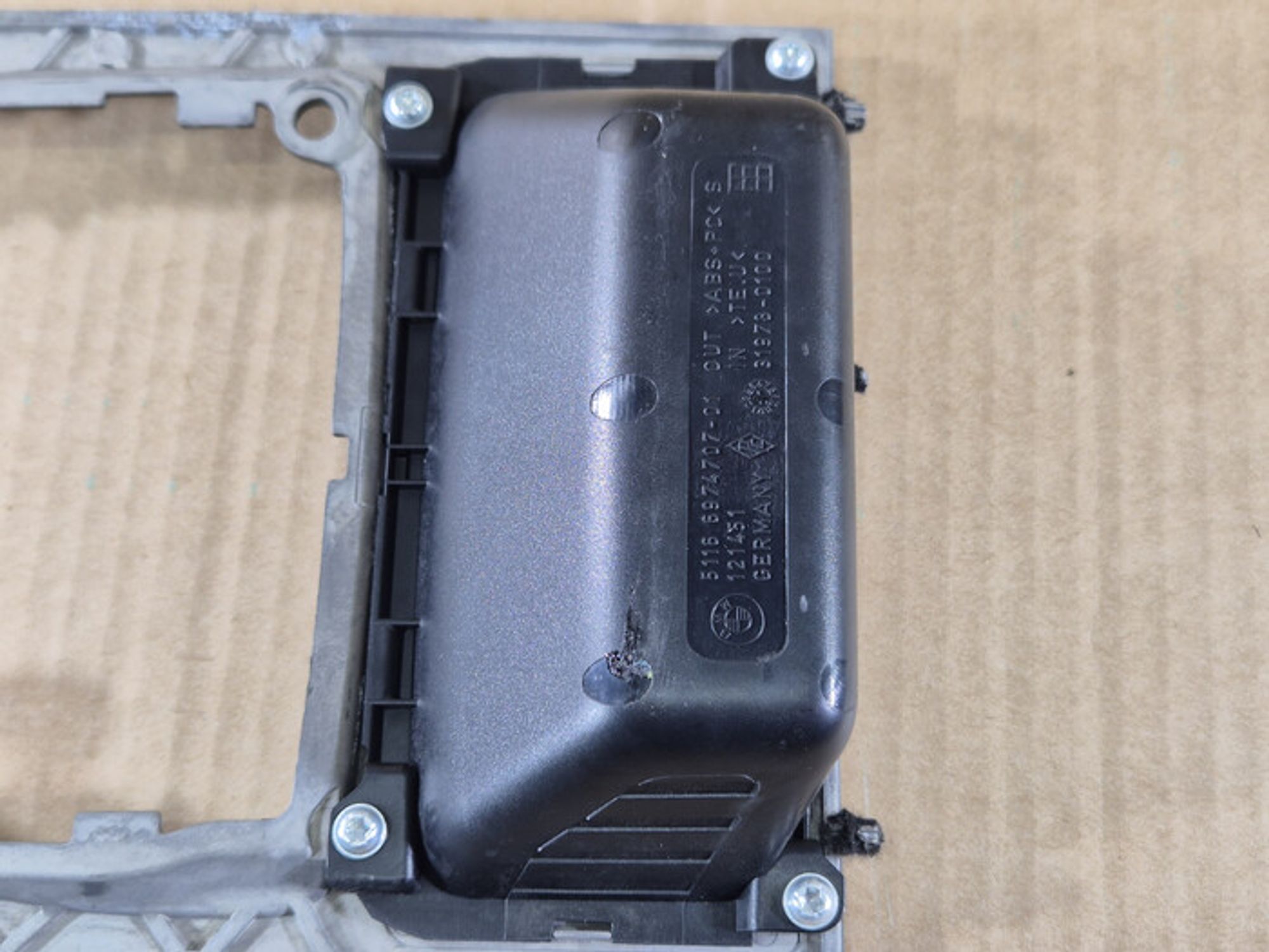 https://ycs.partsauto.market/partsauto-images/thmbs/78ee0fb3787e2dce013ed29fc8a1120c/8d45b3236c08ad12ad1df515cb849458/75132f9f2cfdc5e216d184842cd08629.jpg