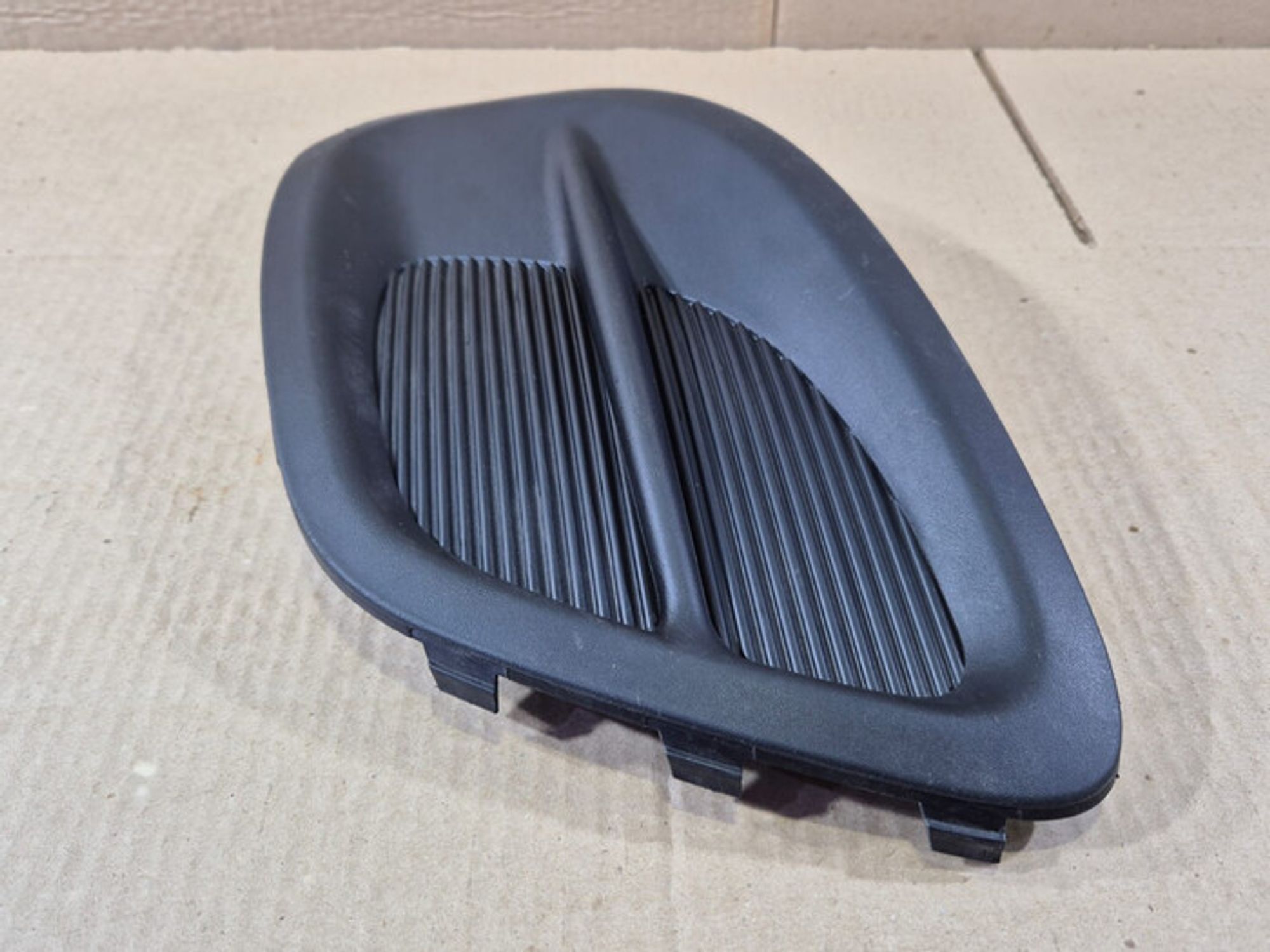 https://ycs.partsauto.market/partsauto-images/thmbs/78ee0fb3787e2dce013ed29fc8a1120c/8dbb0ce5442f2f87d07ef74f81a4229a/b8107438f637c3cda679120a6dc49d14.jpg