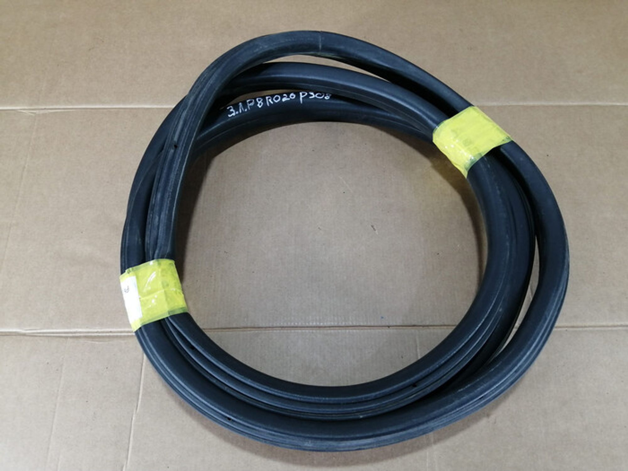 https://ycs.partsauto.market/partsauto-images/thmbs/78ee0fb3787e2dce013ed29fc8a1120c/8eb78f0f012a63af482c7800dc73d9f6/2188b54d7dfe185cffb7ec97b99ae41a.jpg