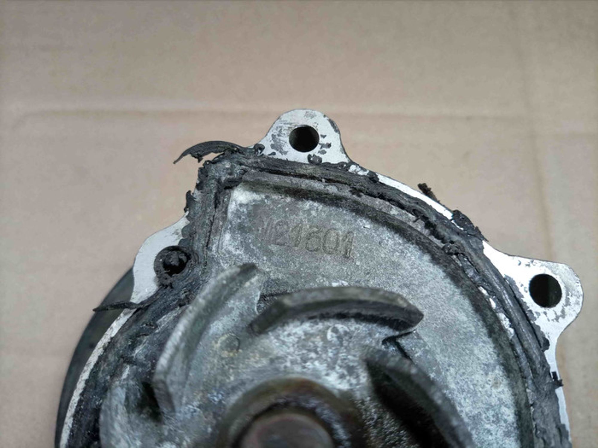 https://ycs.partsauto.market/partsauto-images/thmbs/78ee0fb3787e2dce013ed29fc8a1120c/8f3d87c143f803bba5060f410f4087b5/c9c46e41cdff6c6b78ef7a2b1ead6645.jpg