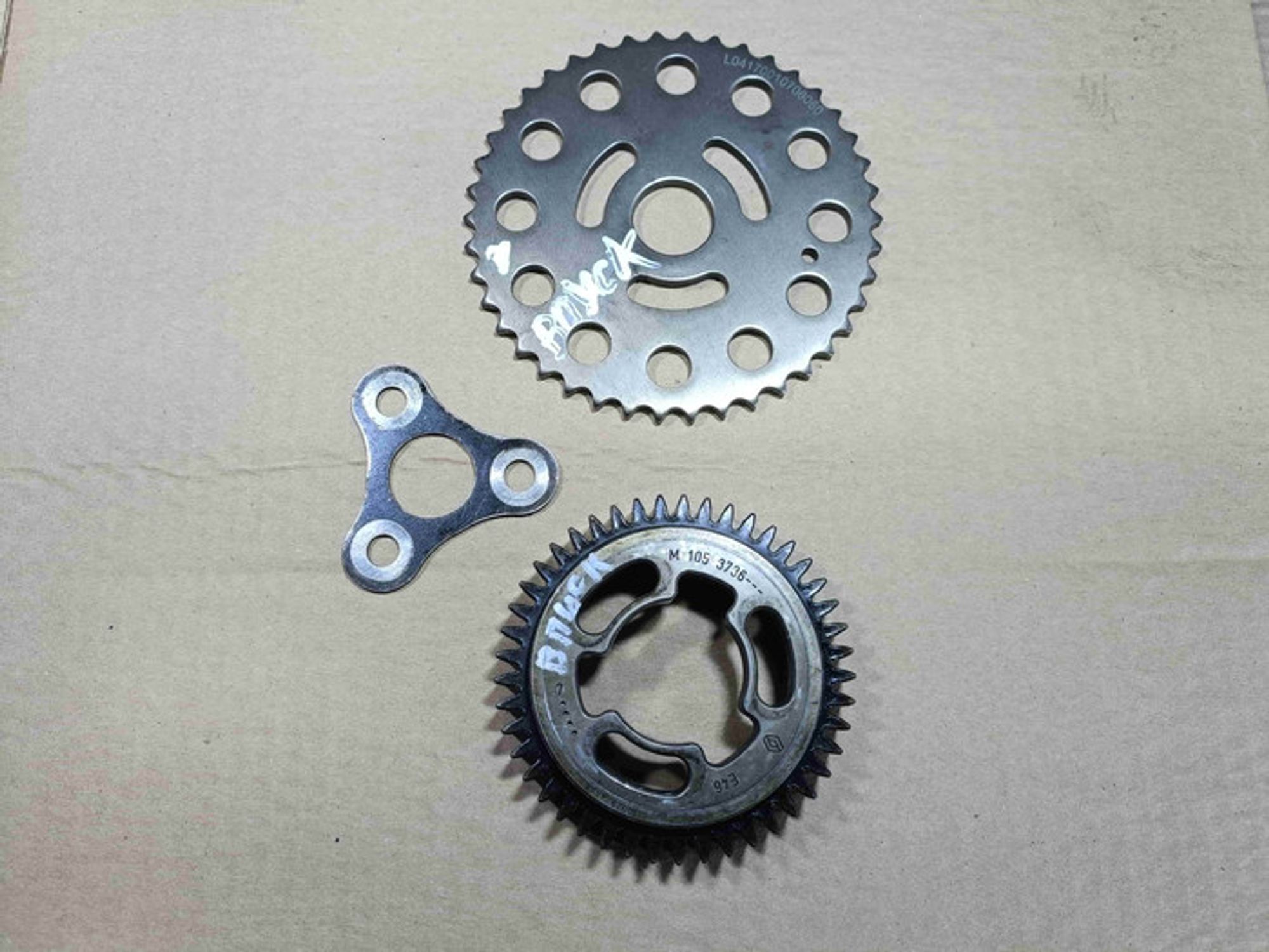 https://ycs.partsauto.market/partsauto-images/thmbs/78ee0fb3787e2dce013ed29fc8a1120c/8fe62e3f0bb65f32b58fa8cbbb2cc16e/33543a80bab2f7707cb644d853b051ac.jpg