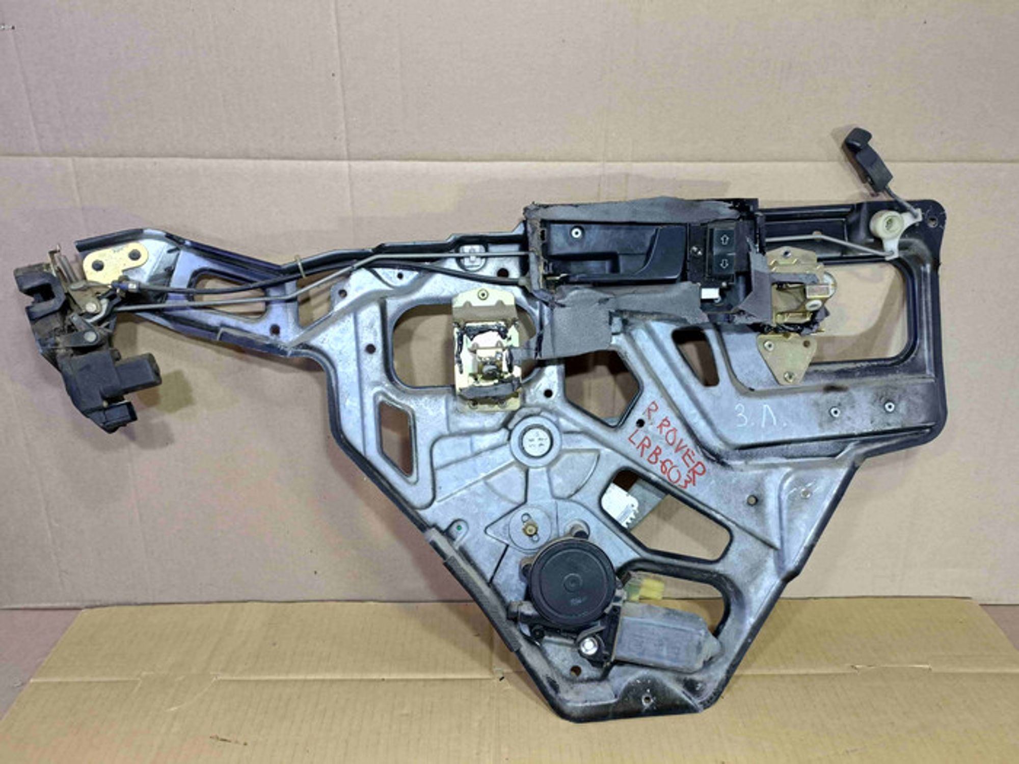 https://ycs.partsauto.market/partsauto-images/thmbs/78ee0fb3787e2dce013ed29fc8a1120c/904becb11da487f7e1f54be422061b6d/bd58fd87a3dabe09236a04deee63e64e.jpg