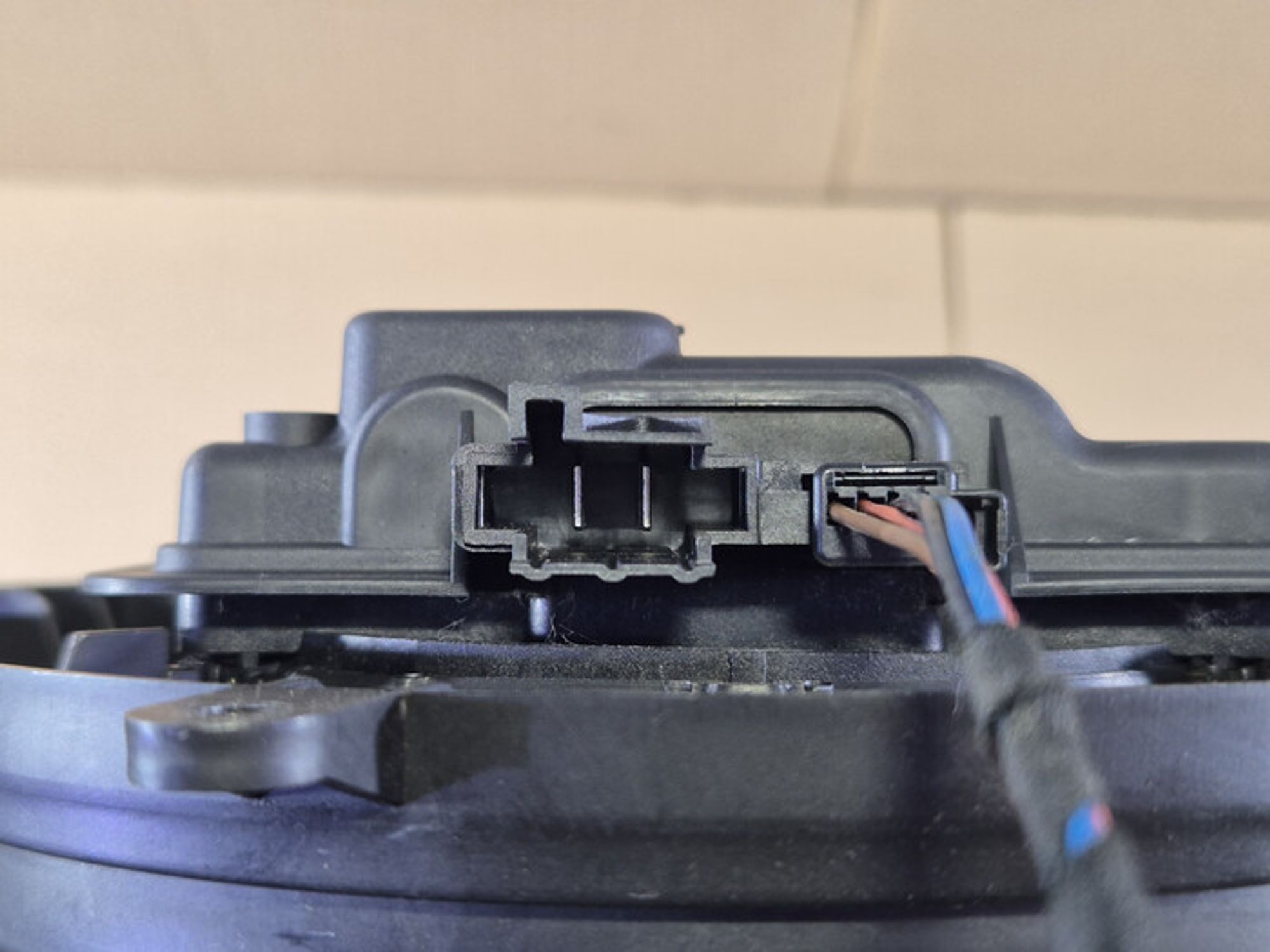 https://ycs.partsauto.market/partsauto-images/thmbs/78ee0fb3787e2dce013ed29fc8a1120c/918ede8678a1e4435f2751b677493414/e9e3a230c7a569b175ad614d94de3967.jpg