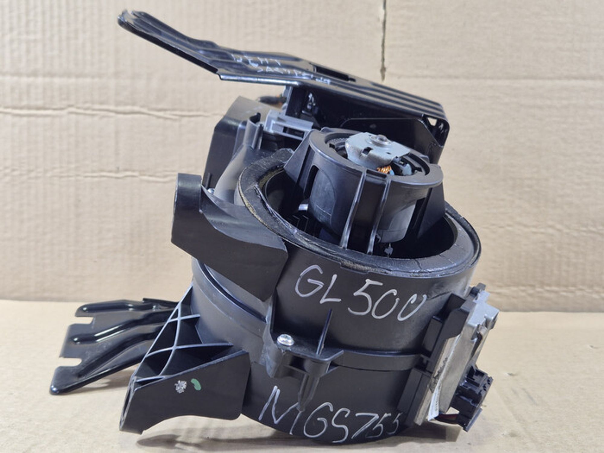 https://ycs.partsauto.market/partsauto-images/thmbs/78ee0fb3787e2dce013ed29fc8a1120c/91e27a9345a5fe444f8dac89b5e8d01b/ab09bf2fa181163ef9f2971cb4995169.jpg