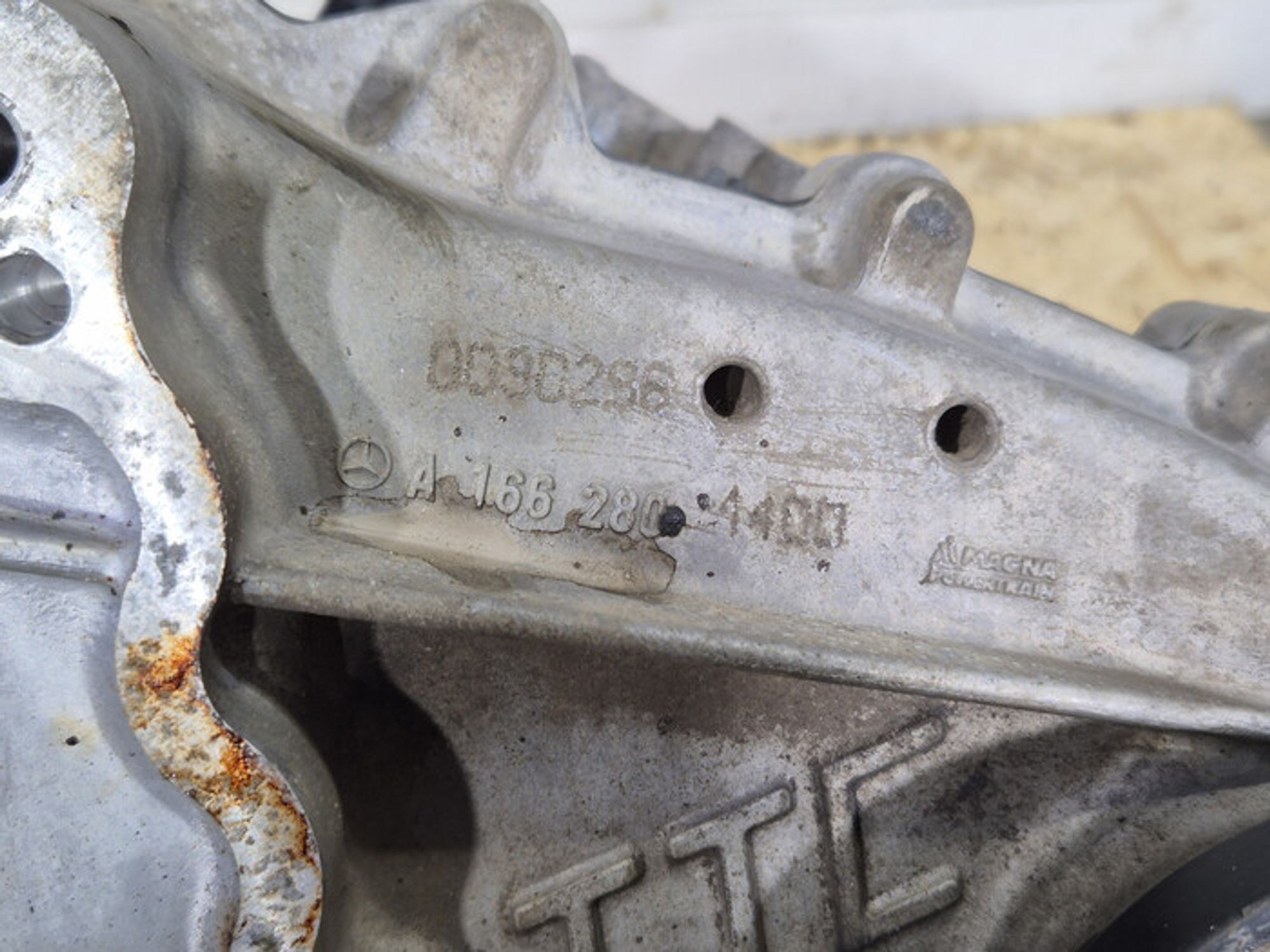 https://ycs.partsauto.market/partsauto-images/thmbs/78ee0fb3787e2dce013ed29fc8a1120c/92fa6d9e0ba49b17abcb78d0598ed924/58015d8494c9d72b065106dcaa534d41.jpg