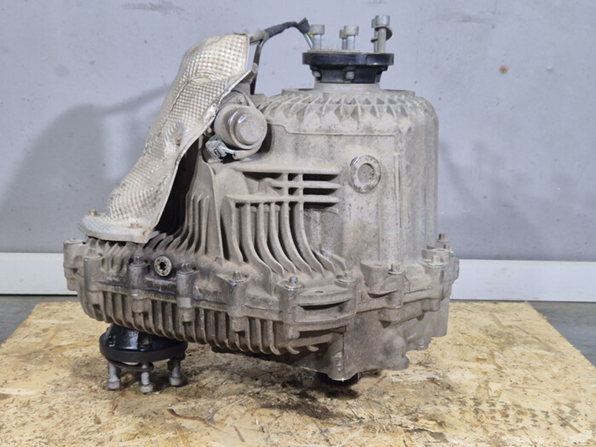 https://ycs.partsauto.market/partsauto-images/thmbs/78ee0fb3787e2dce013ed29fc8a1120c/92fa6d9e0ba49b17abcb78d0598ed924/dd77c068d46f74b3c034c40001fe3da4.jpg