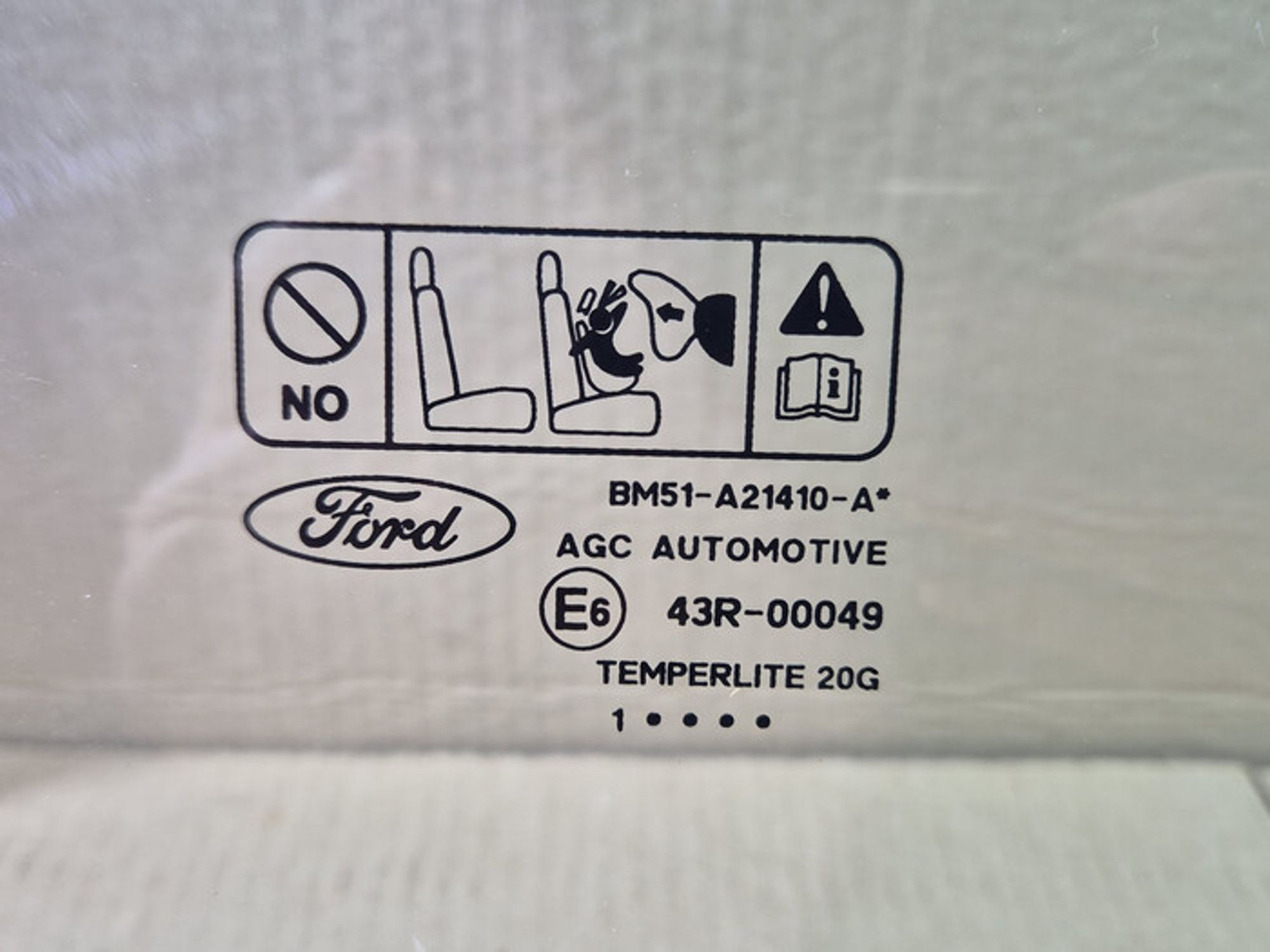https://ycs.partsauto.market/partsauto-images/thmbs/78ee0fb3787e2dce013ed29fc8a1120c/93ee4f9bacb166e5360c33537eac9811/54df1376e7656e8a9c4ddc99a9a7e6b8.jpg