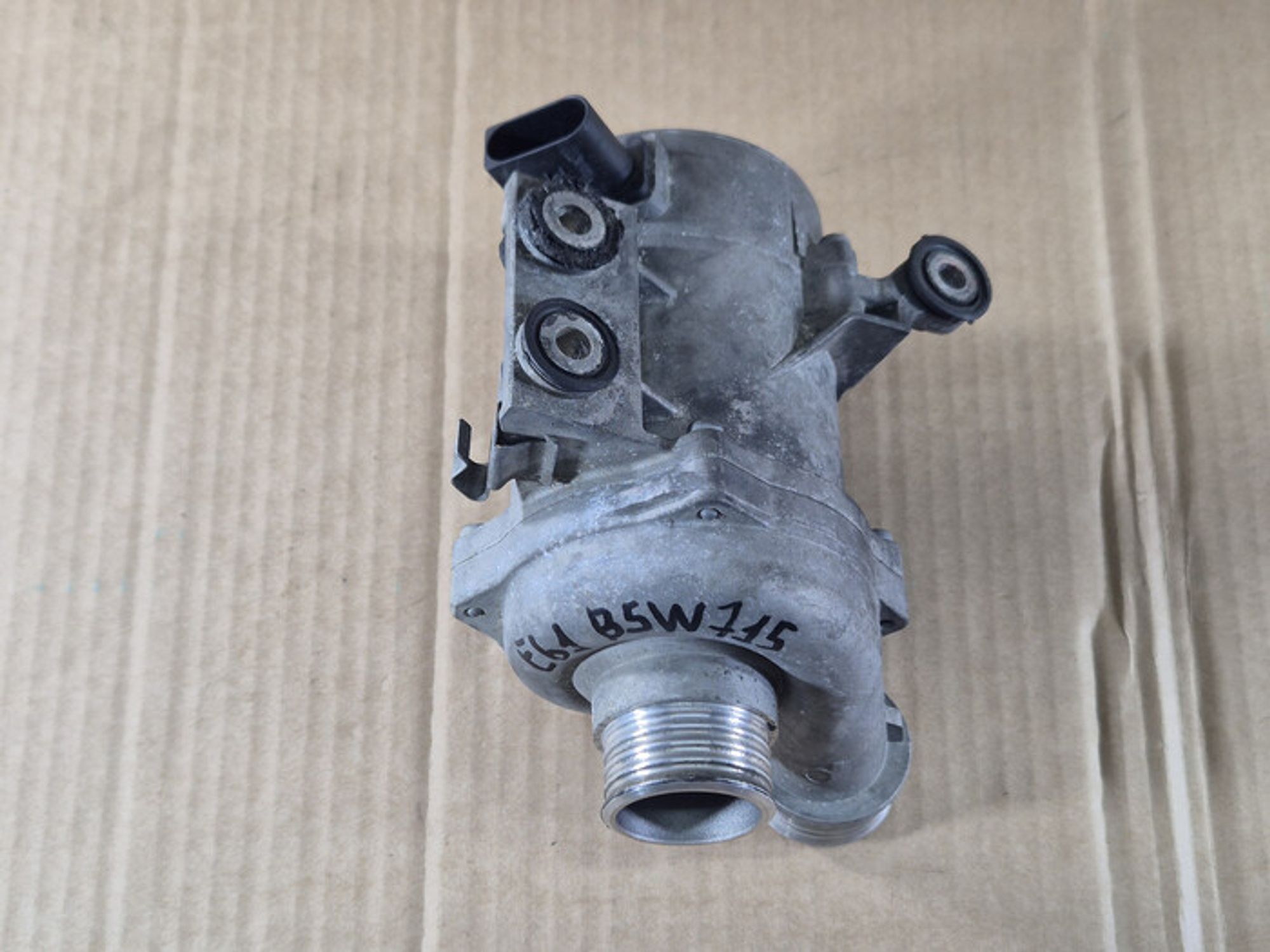 https://ycs.partsauto.market/partsauto-images/thmbs/78ee0fb3787e2dce013ed29fc8a1120c/95944f2d8674e3f6722e27139cde0ed4/5dcc4bfd357dd212b1e9af68173b35ea.jpg