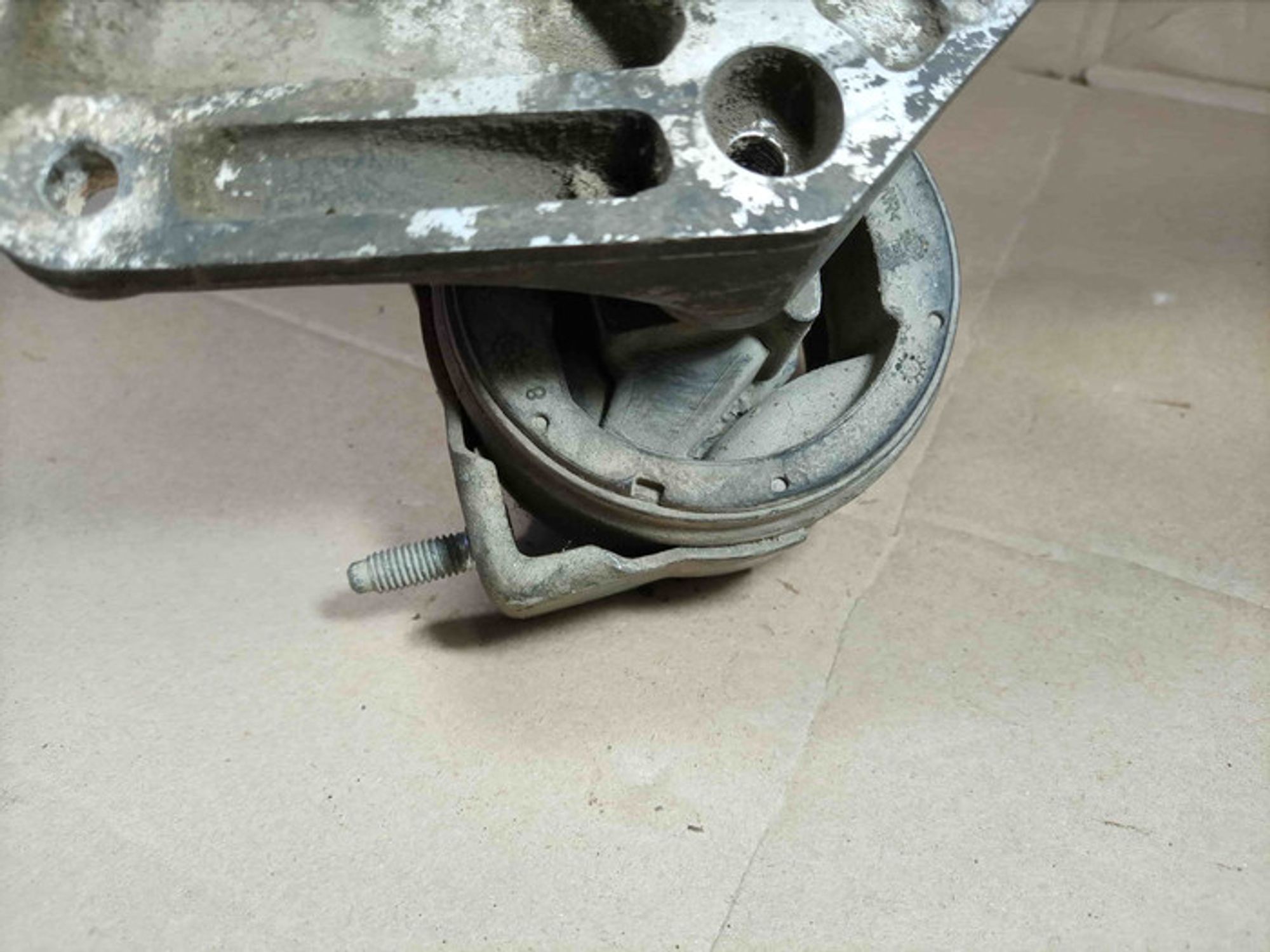 https://ycs.partsauto.market/partsauto-images/thmbs/78ee0fb3787e2dce013ed29fc8a1120c/9815b026917557e1dc67185580bdf28a/bef2a4fa5197f376e25b162ccbd53d3a.jpg