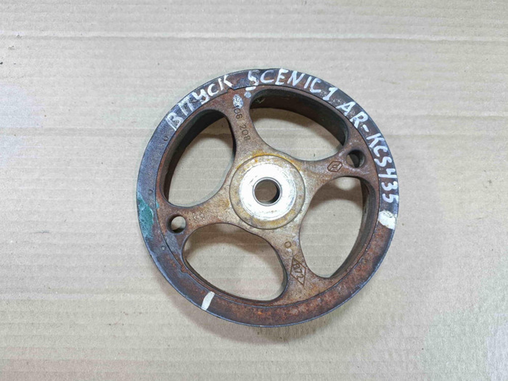 https://ycs.partsauto.market/partsauto-images/thmbs/78ee0fb3787e2dce013ed29fc8a1120c/984af91509a5e4720680ac230796a6b8/592f653691e5a5ca8abe13259eb77637.jpg