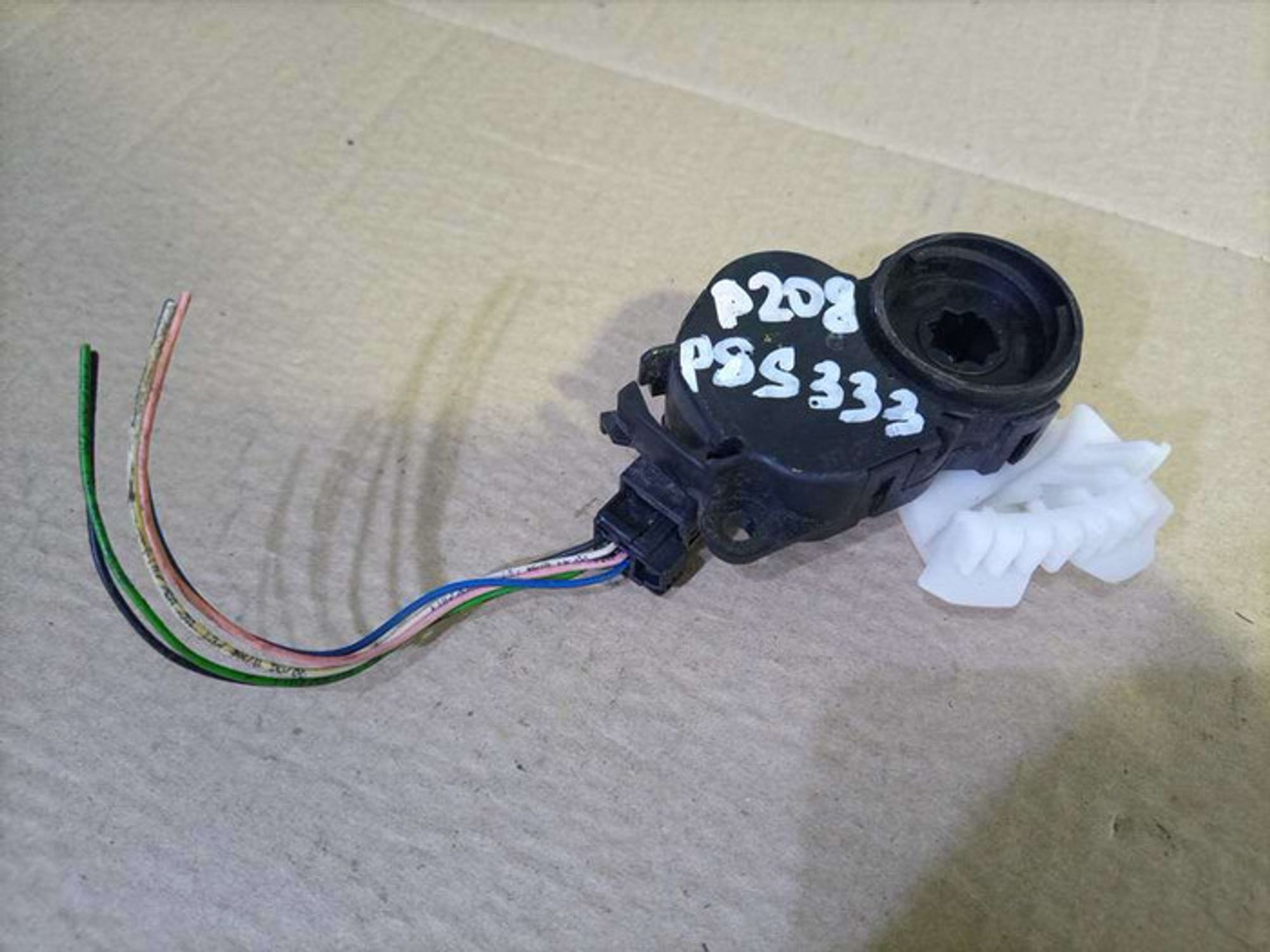 https://ycs.partsauto.market/partsauto-images/thmbs/78ee0fb3787e2dce013ed29fc8a1120c/9970c46a4b6774534f880c8340fd4bf4/8607c3f0e294dffa983823d0e5f76328.jpg