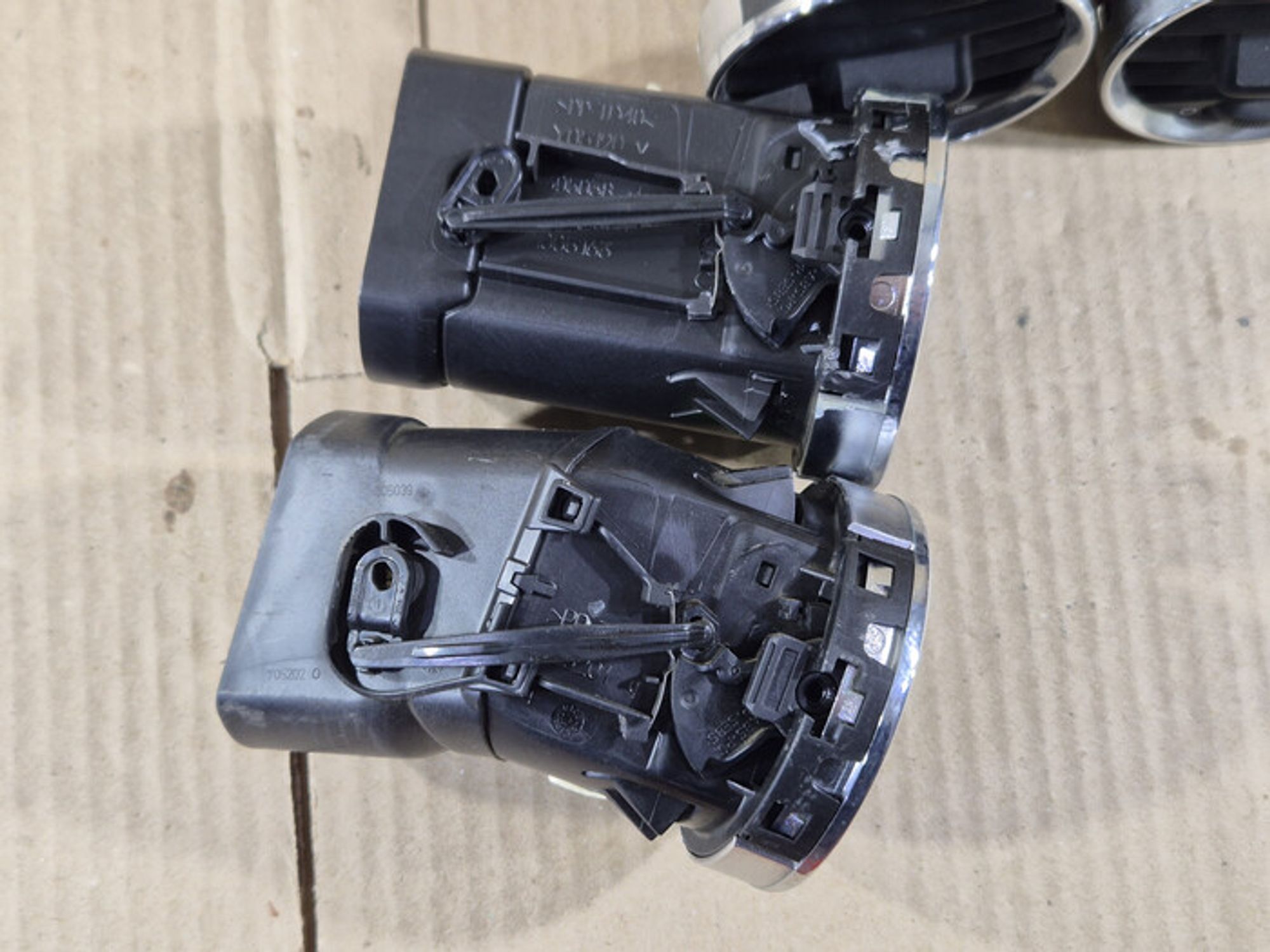 https://ycs.partsauto.market/partsauto-images/thmbs/78ee0fb3787e2dce013ed29fc8a1120c/9978735534d9ad17aae04518485267e9/402421325b42b4304730e795f22e896a.jpg