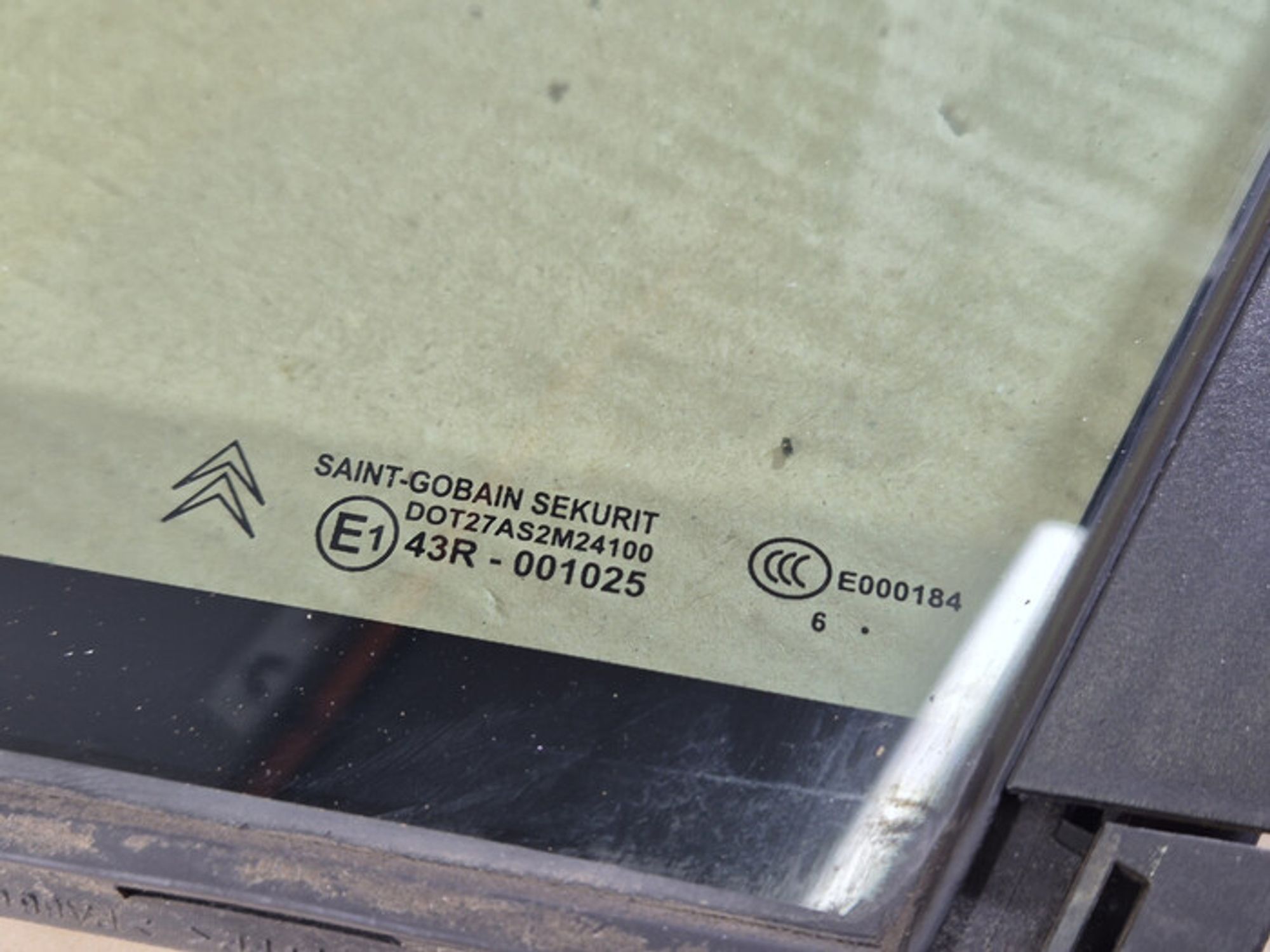 https://ycs.partsauto.market/partsauto-images/thmbs/78ee0fb3787e2dce013ed29fc8a1120c/9b15ffd9e14f848b0468ac96be1d0d09/be1dc39576f9d7d7d081e341657b7e8e.jpg