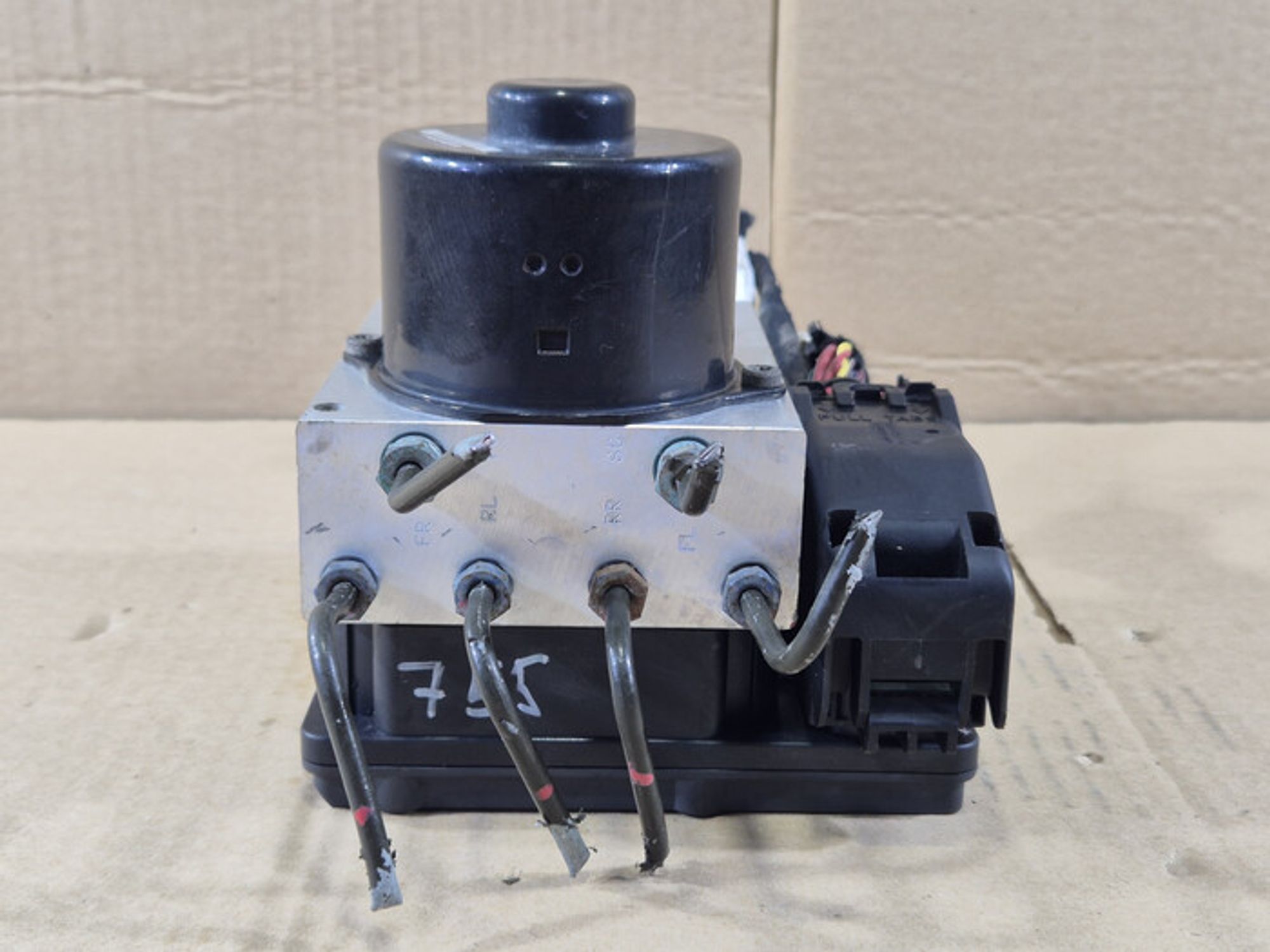https://ycs.partsauto.market/partsauto-images/thmbs/78ee0fb3787e2dce013ed29fc8a1120c/9c4da2ad20cf0e5020d7554d85f9d635/0192b46a8d66bd8e3bed9748462a9eb2.jpg