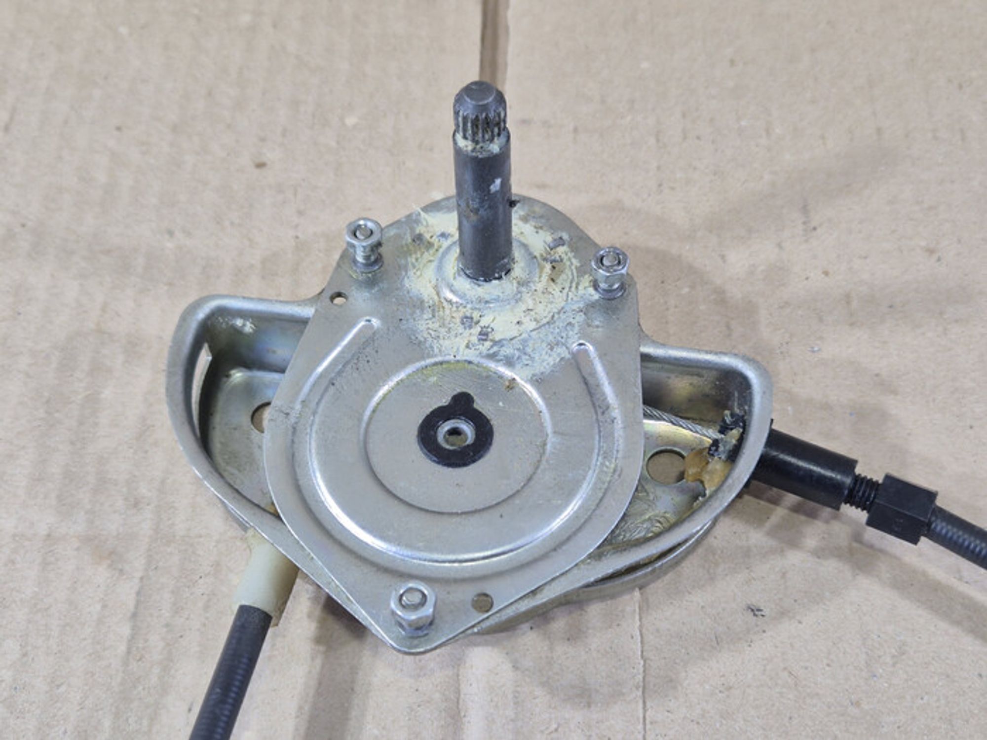 https://ycs.partsauto.market/partsauto-images/thmbs/78ee0fb3787e2dce013ed29fc8a1120c/9e43e796a067b014895d39d184546289/485af4a8d7a01e8203c50df76406defc.jpg