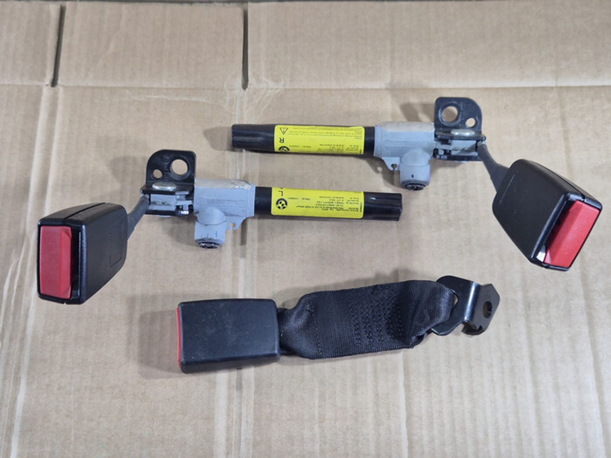 https://ycs.partsauto.market/partsauto-images/thmbs/78ee0fb3787e2dce013ed29fc8a1120c/9f6c0a5e49a8e33ab3d0ddec5d2863fb/053c3f5ee43143573f1c24e21035c330.jpg