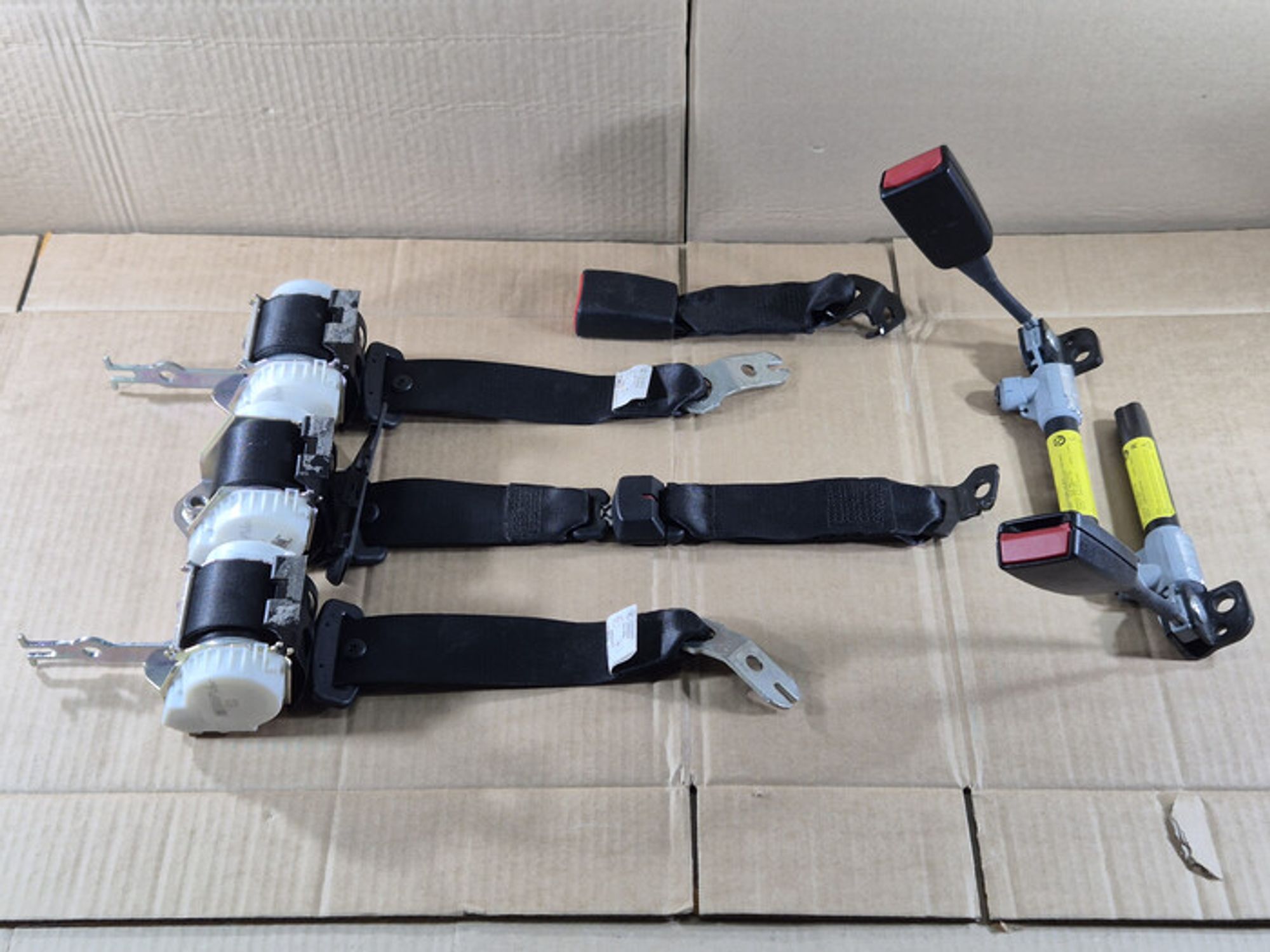 https://ycs.partsauto.market/partsauto-images/thmbs/78ee0fb3787e2dce013ed29fc8a1120c/9f6c0a5e49a8e33ab3d0ddec5d2863fb/d05f2ecd1dc90cba712d29225bae48df.jpg