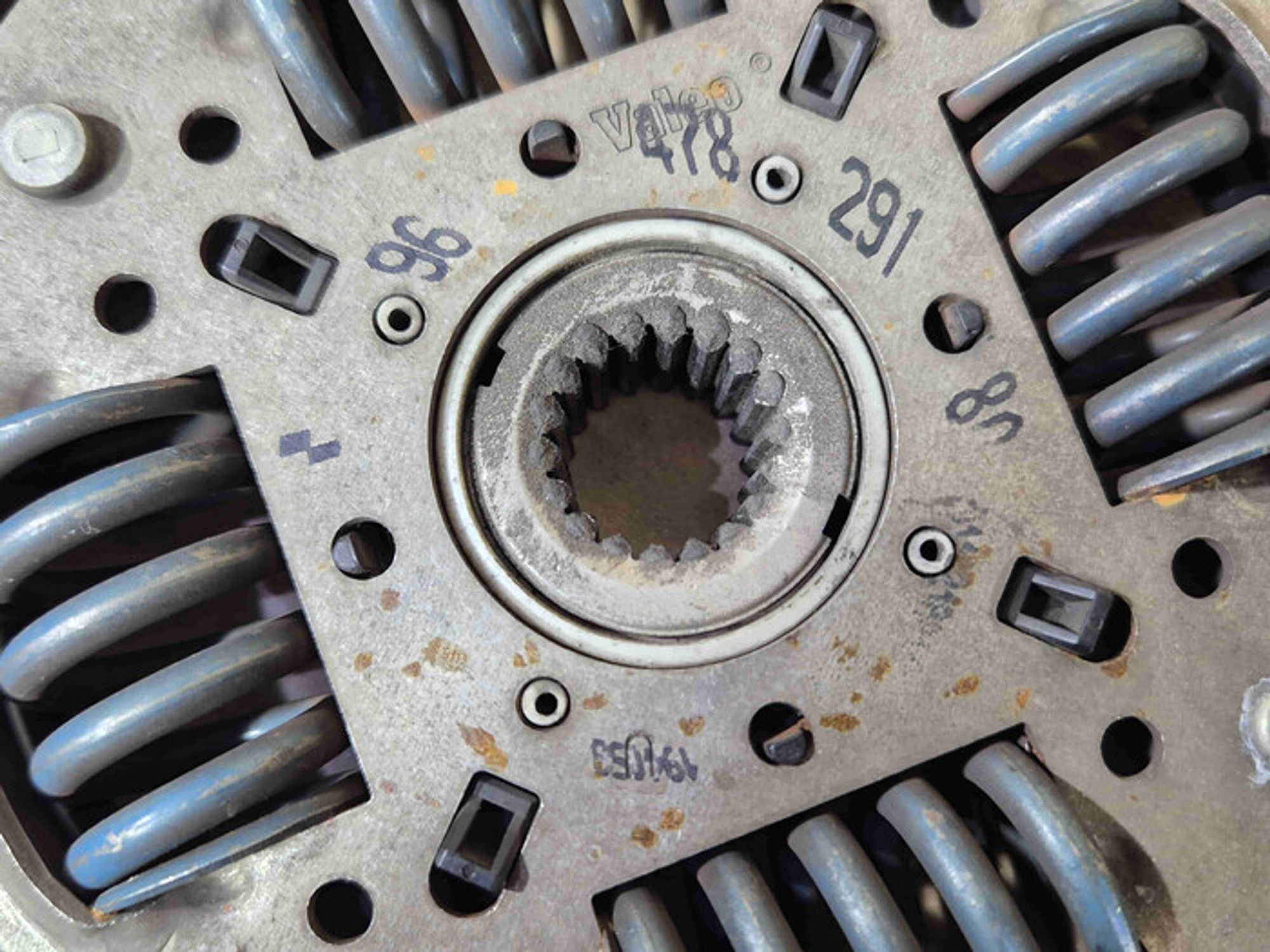 https://ycs.partsauto.market/partsauto-images/thmbs/78ee0fb3787e2dce013ed29fc8a1120c/9f88a8658d50227c661c5b0aafbaedb7/784fdd47cfd09f3c0e148c54b8415b58.jpg