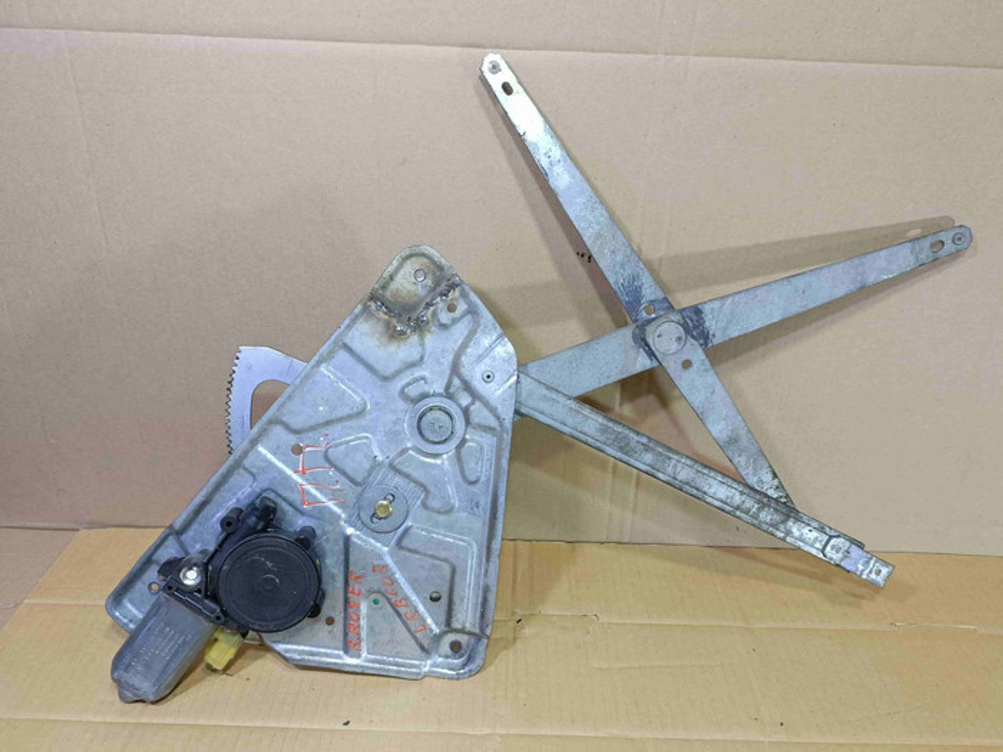 https://ycs.partsauto.market/partsauto-images/thmbs/78ee0fb3787e2dce013ed29fc8a1120c/9fb881d35dd3f6320fb3b901f5fa0bee/d20509d341e137f8583ec8b7d3d8167b.jpg
