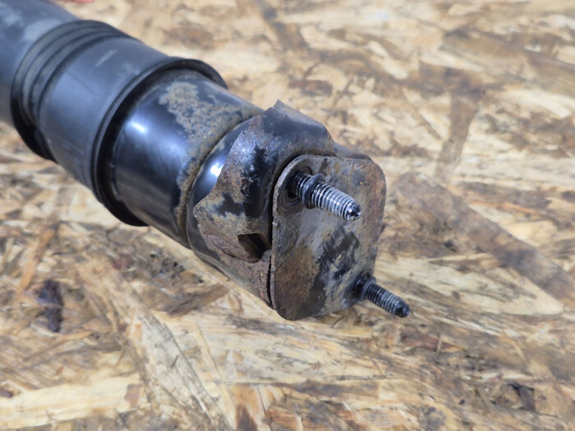 https://ycs.partsauto.market/partsauto-images/thmbs/78ee0fb3787e2dce013ed29fc8a1120c/a0e0525ea56c9a994d86cafc0670c769/0f80d230630bf58c54b4a63a631238ed.jpg
