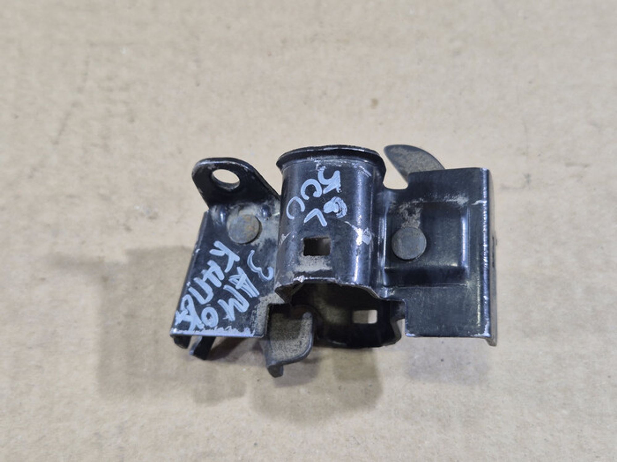 https://ycs.partsauto.market/partsauto-images/thmbs/78ee0fb3787e2dce013ed29fc8a1120c/a35c9fd76d047f324552dfa795be1095/6baedab4aa47d26171bd6c0506f79bb4.jpg