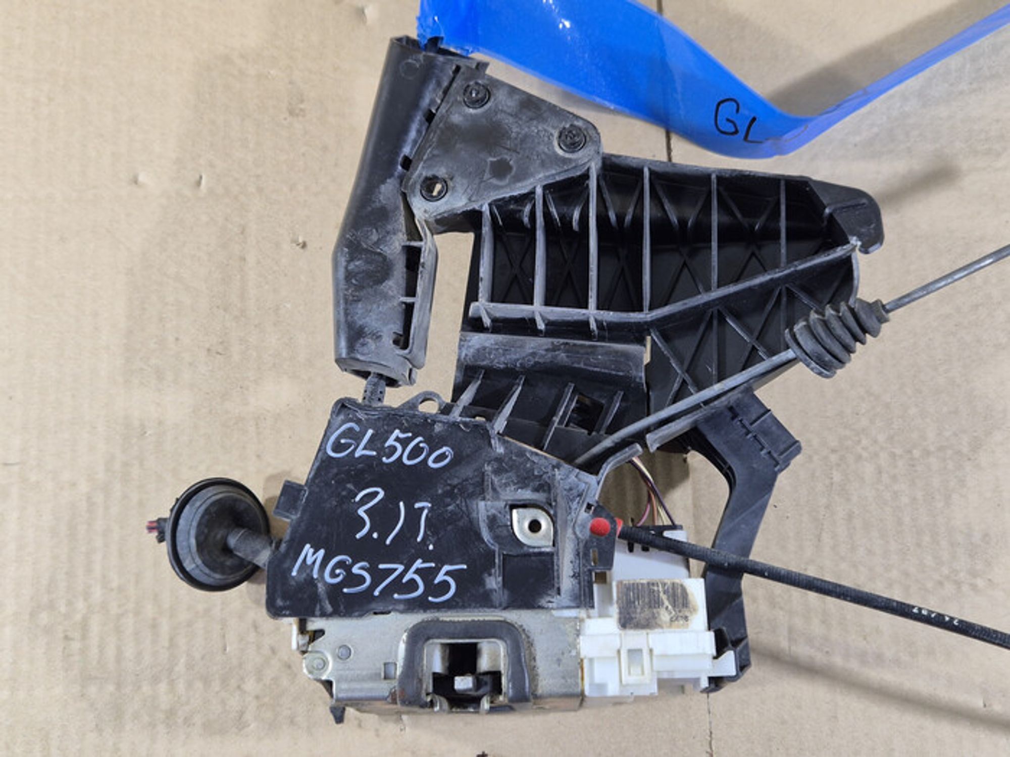 https://ycs.partsauto.market/partsauto-images/thmbs/78ee0fb3787e2dce013ed29fc8a1120c/a3e2ec2e34795d8aff0ee005f37641c6/aa7befa061e05d4b108333c083b6ad8a.jpg