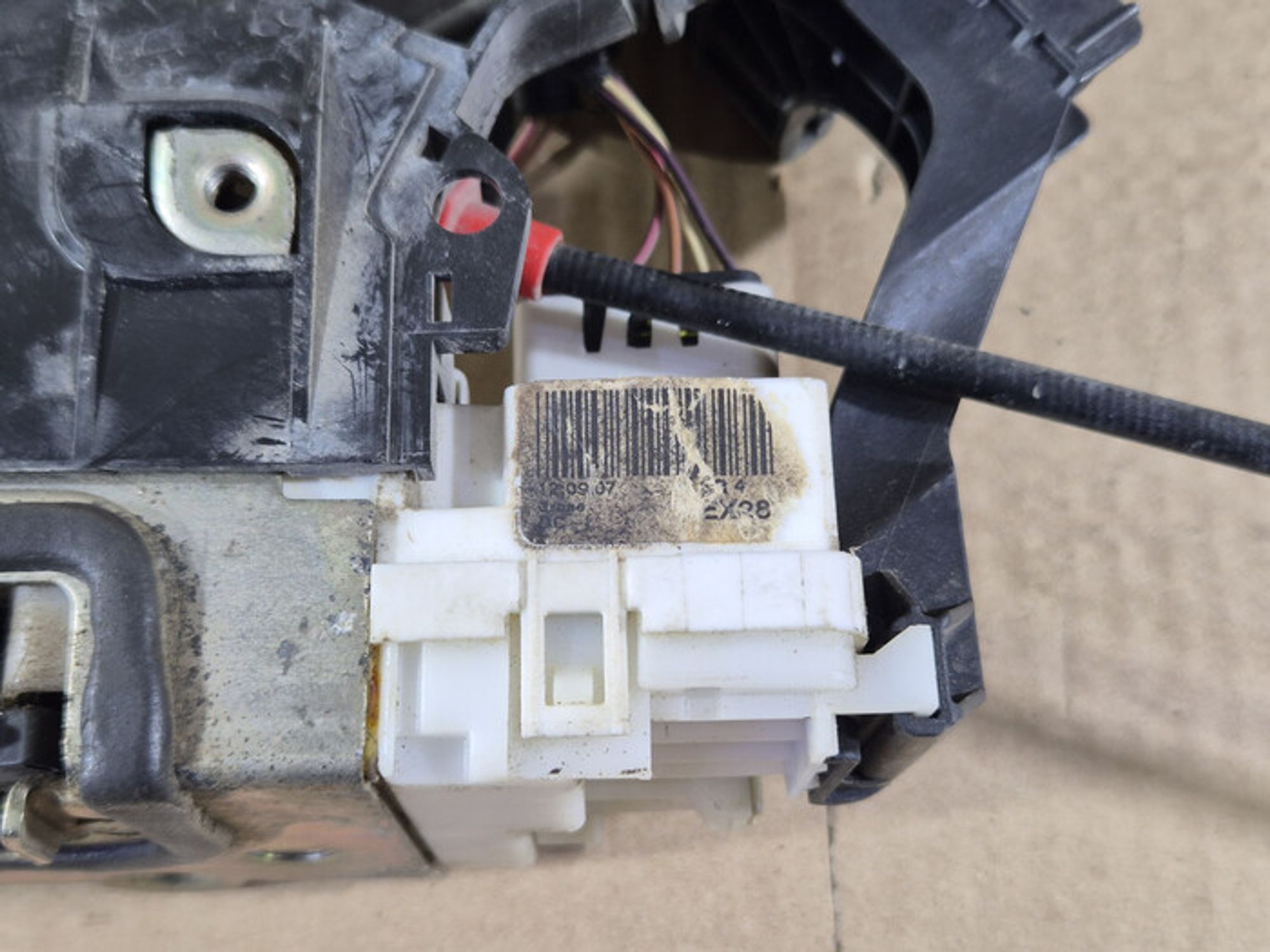 https://ycs.partsauto.market/partsauto-images/thmbs/78ee0fb3787e2dce013ed29fc8a1120c/a3e2ec2e34795d8aff0ee005f37641c6/e850e2ff24cd8e2e1e4157accbf255bb.jpg