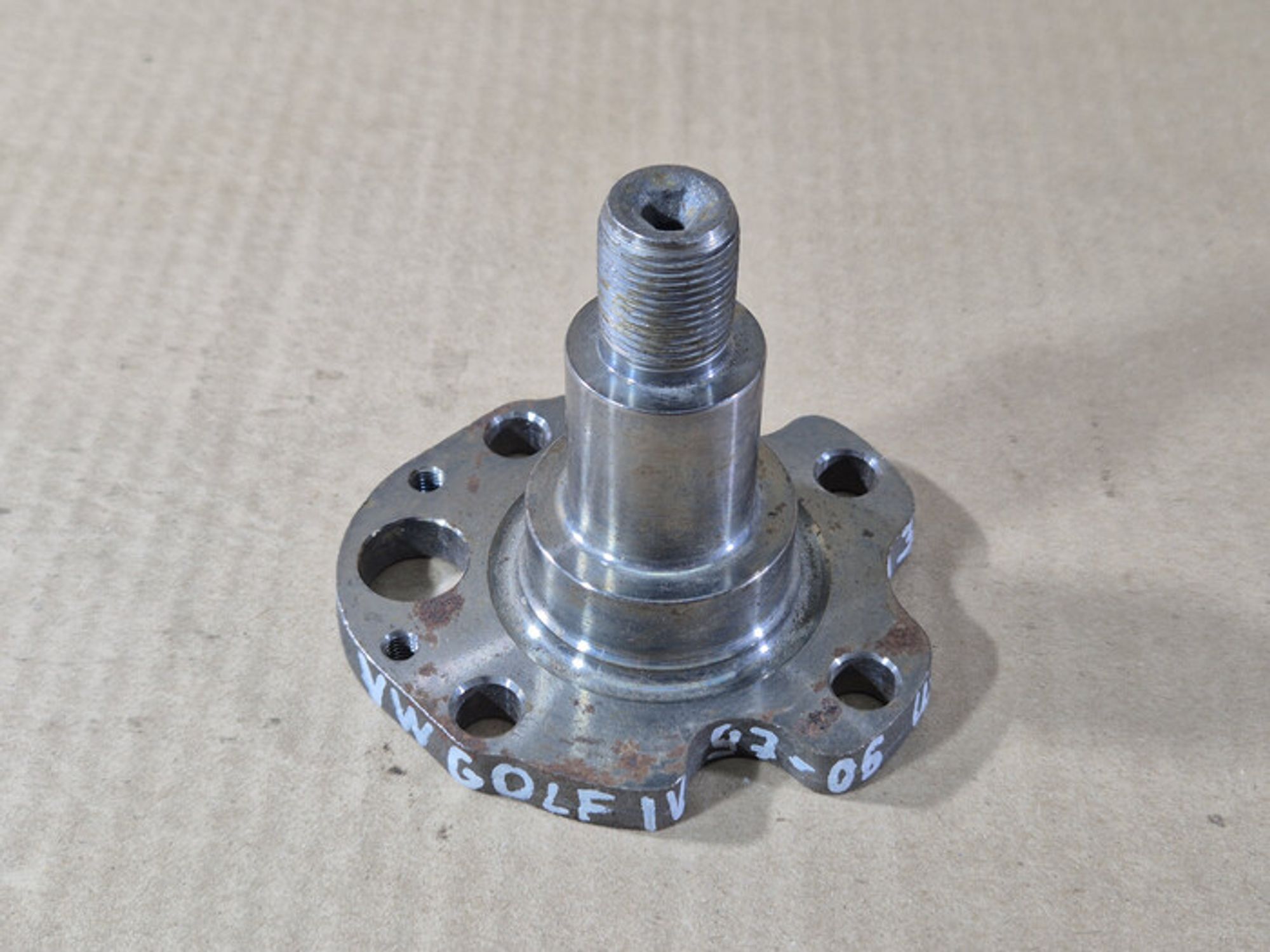 https://ycs.partsauto.market/partsauto-images/thmbs/78ee0fb3787e2dce013ed29fc8a1120c/a41ddff32c8cab46ef2f15175959f203/efa4aeefa9a0c51a2980c6598debfa55.jpg