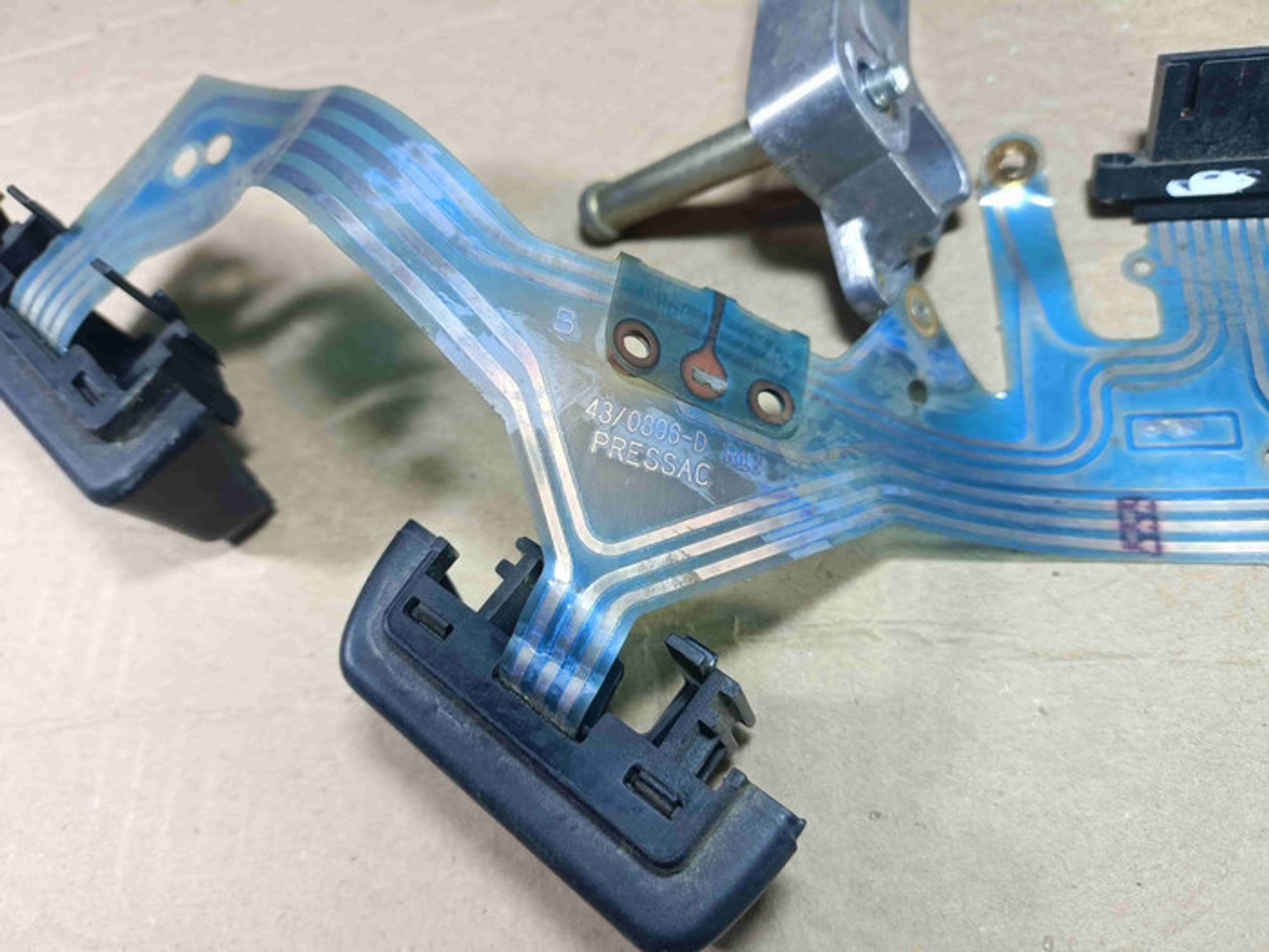 https://ycs.partsauto.market/partsauto-images/thmbs/78ee0fb3787e2dce013ed29fc8a1120c/a7b51ae5f0a1eb91712c257f01a4a8b1/5e5b2300508b0b82d5f1d60a3d459302.jpg